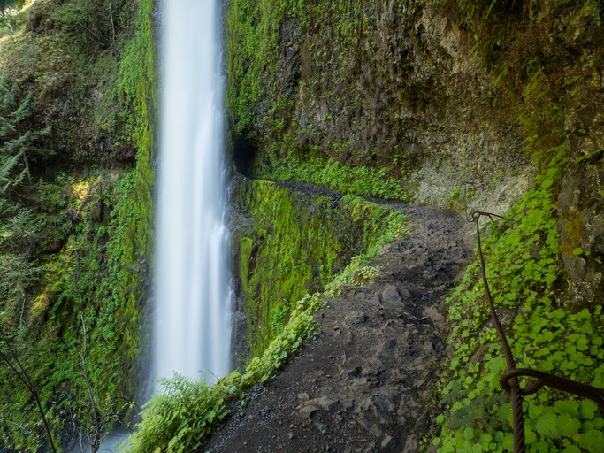 Tunnel Falls, Oregon