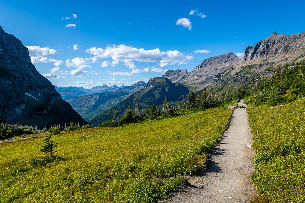 The overlooks and vistas along the Going-to-the-Sun Road in Glacier National Park