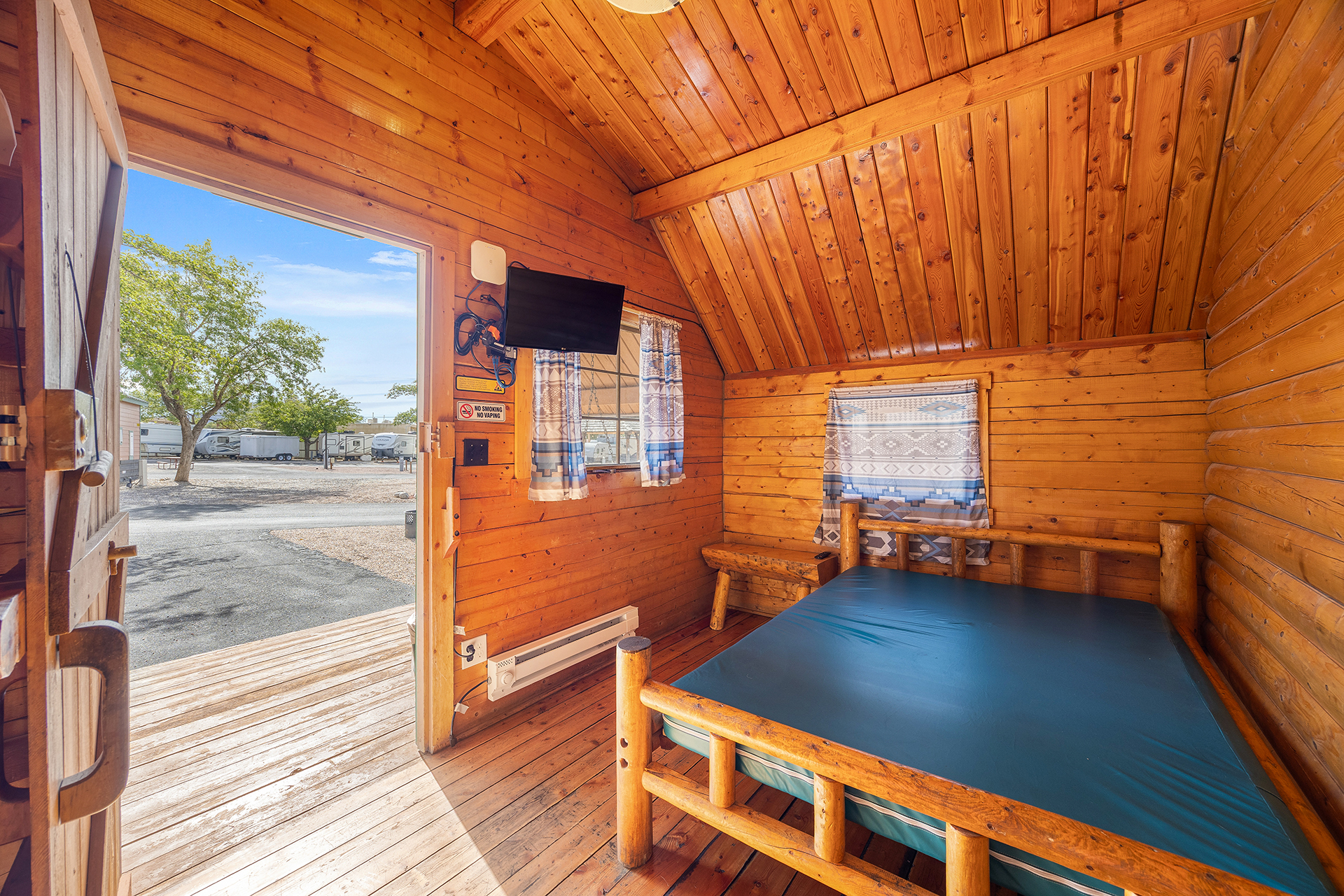 KK06 - Camping Cabin, 2 Room (No Bathroom) – Sleeps 6