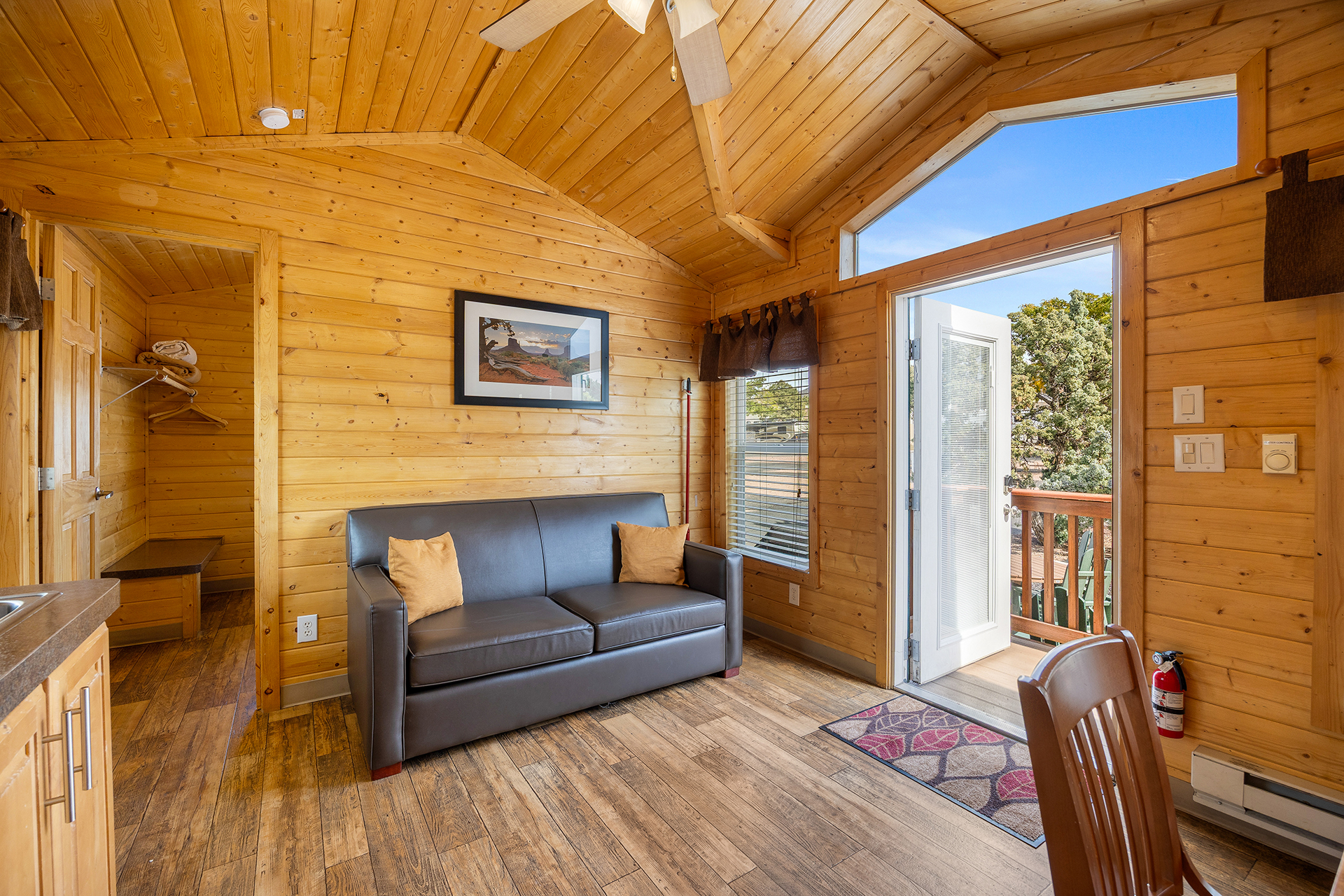 KL04 - Deluxe Cabin, 2 Room with Patio (Full Bath with Tub & Shower) – Sleeps 6