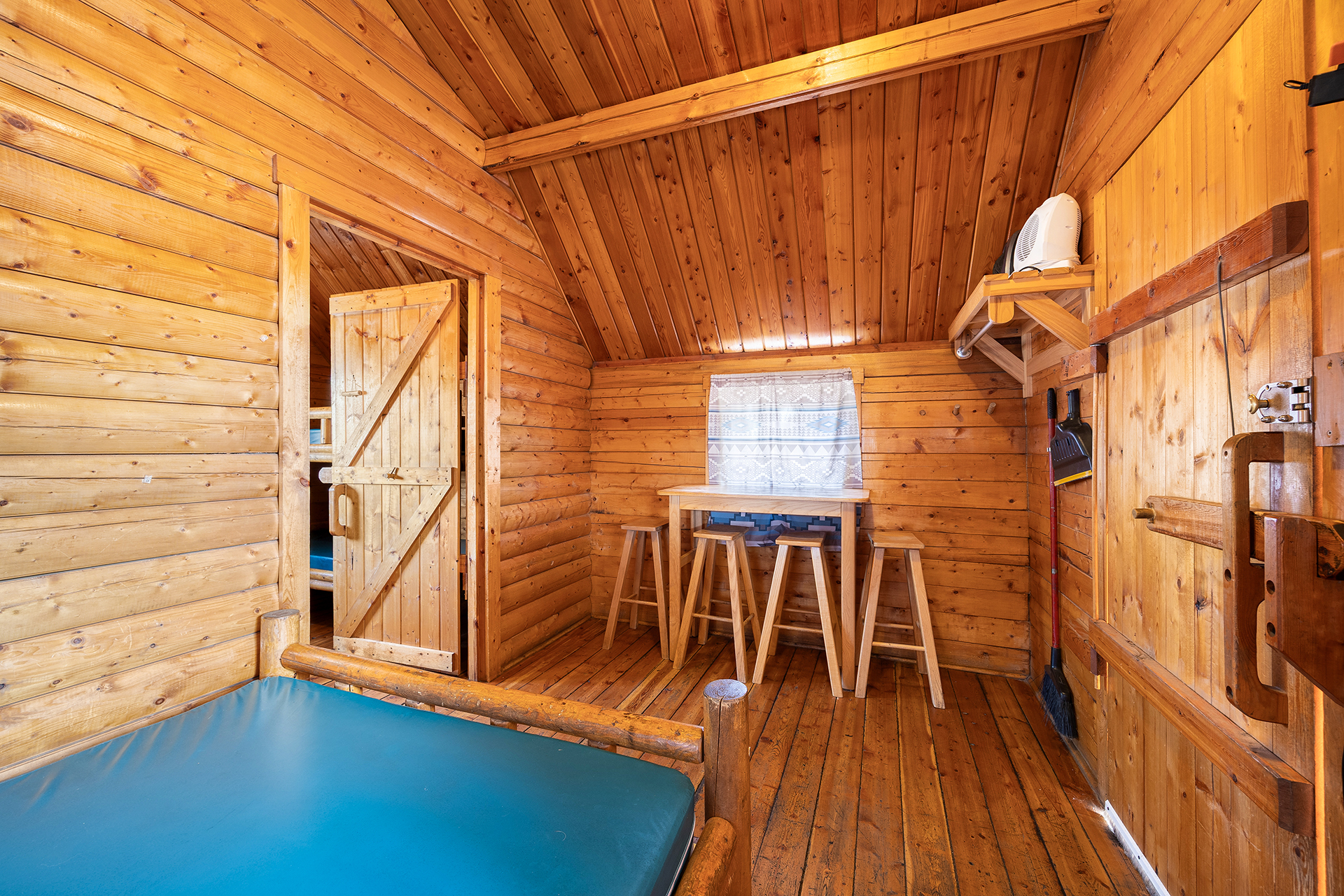 KK06 - Camping Cabin, 2 Room (No Bathroom) – Sleeps 6