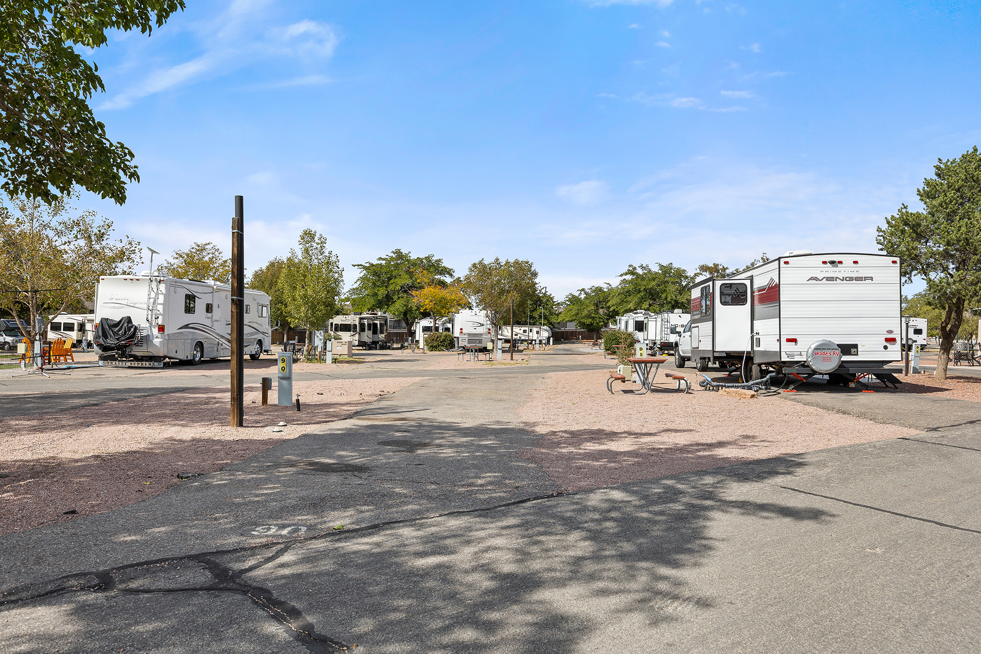 RV 90, Pull-Thru 50/30 AMPS FHU, Long-Term