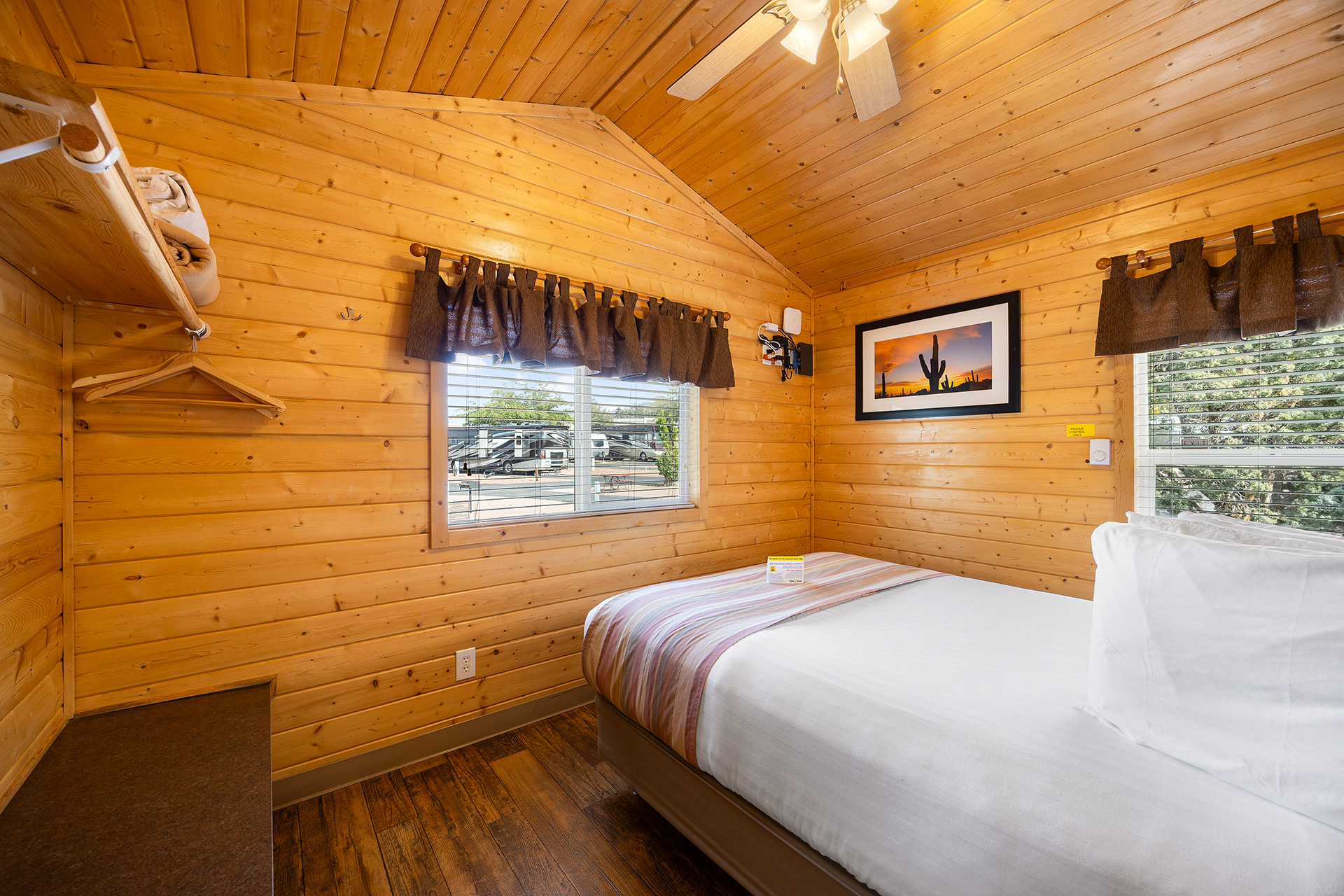 KL04 - Deluxe Cabin, 2 Room with Patio (Full Bath with Tub & Shower) – Sleeps 6