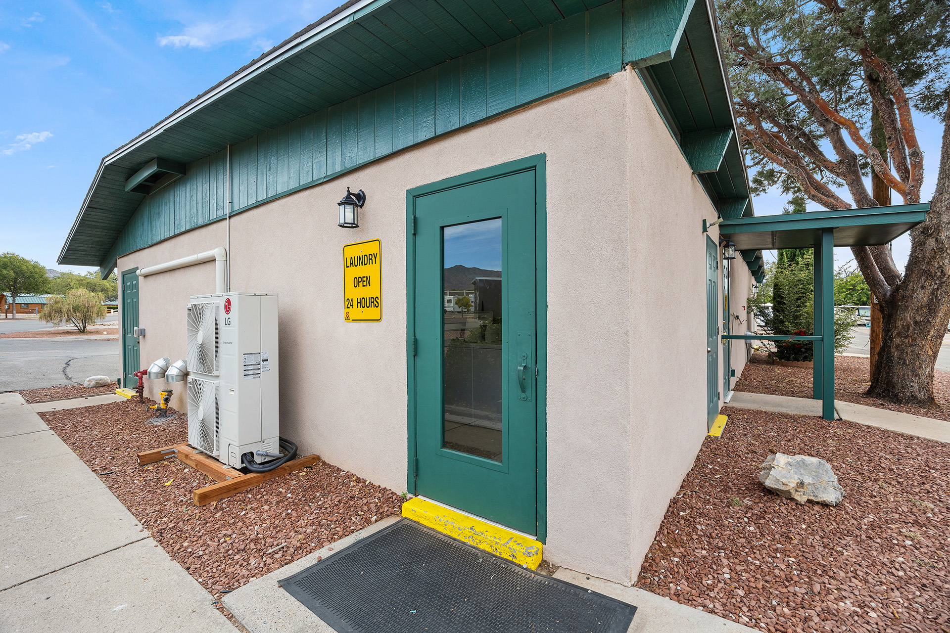 Laundry - Exterior