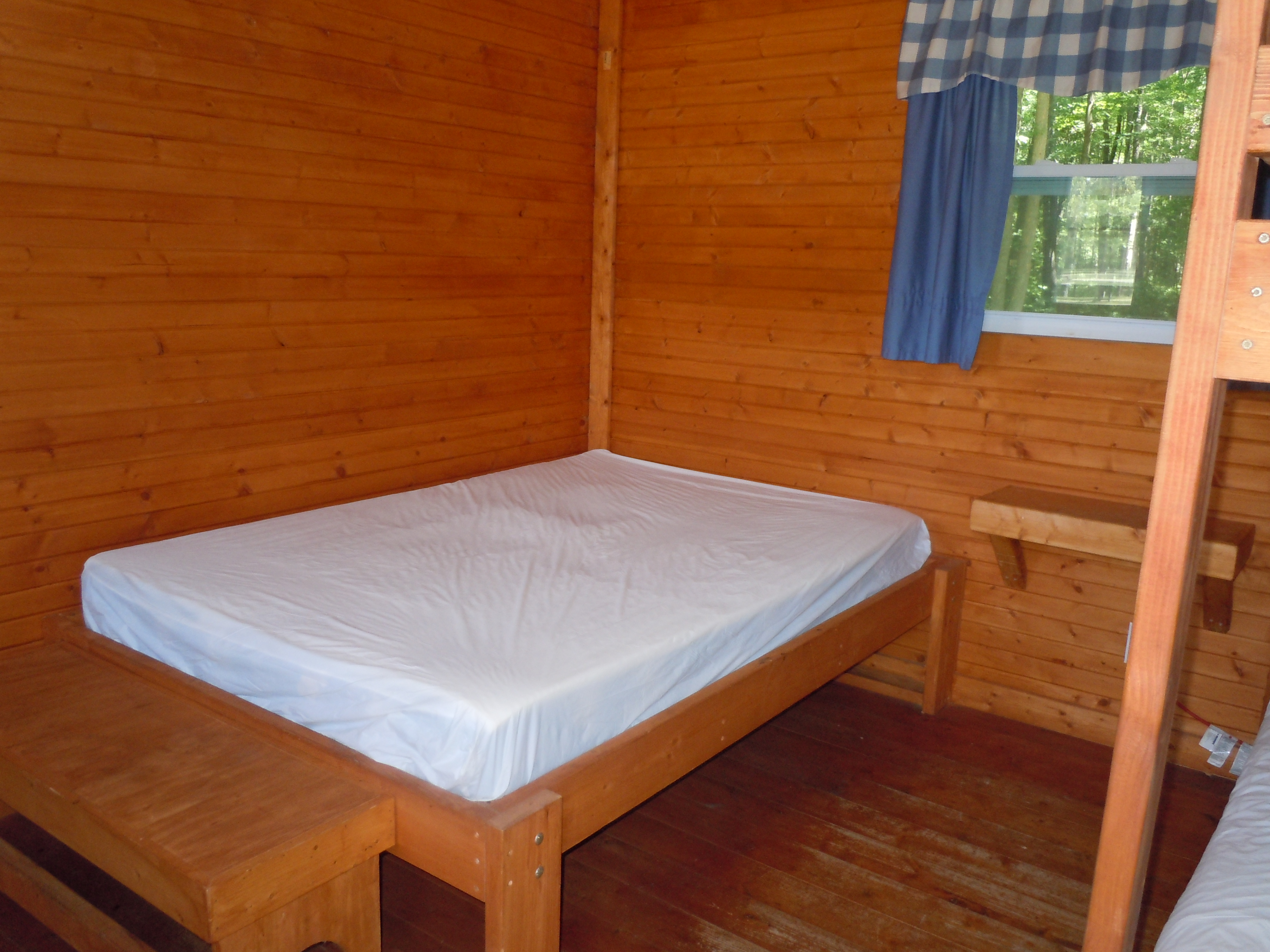 Rustic Cabin Double Bed