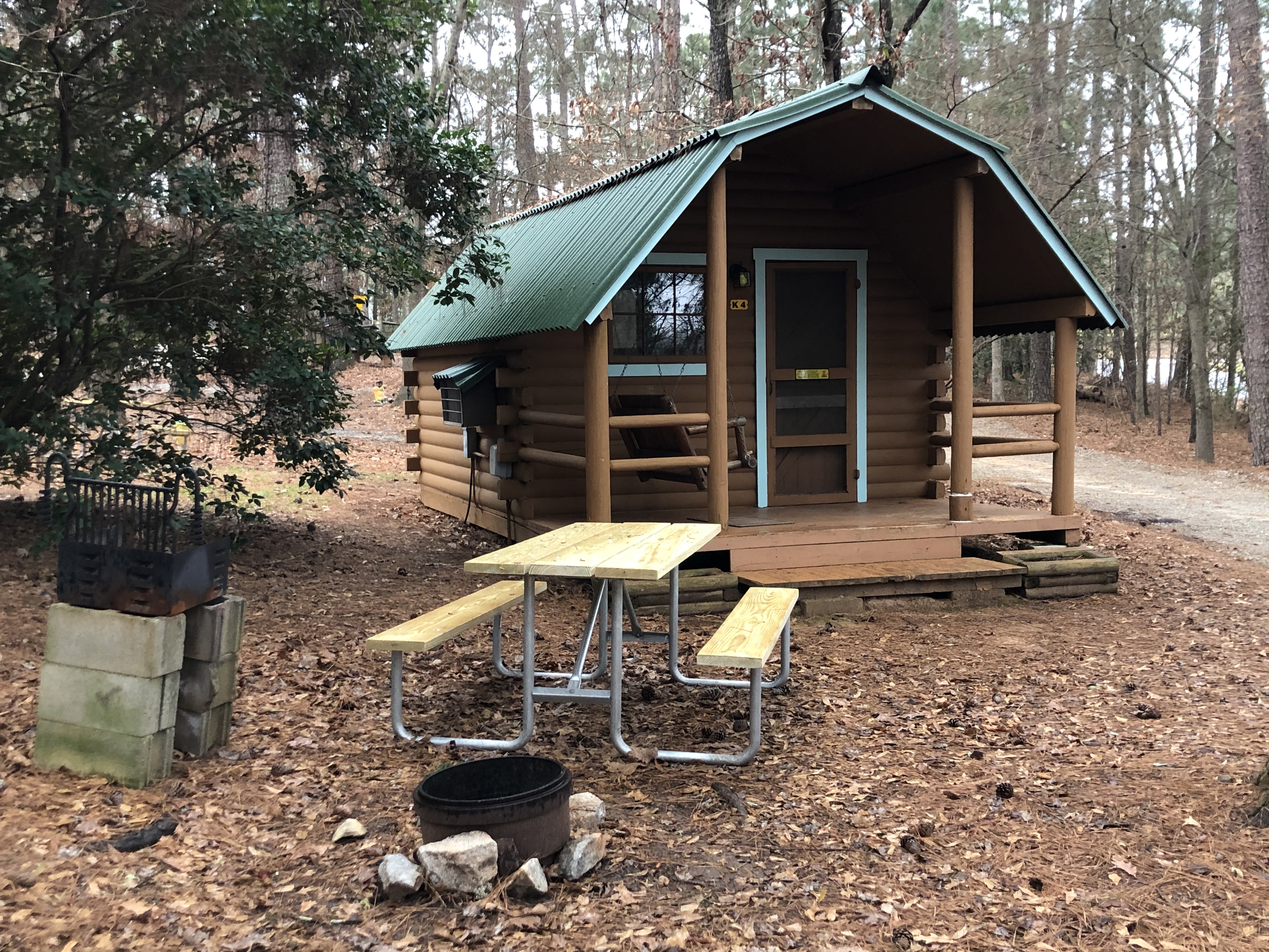 One Room Cabin (no bathroom)