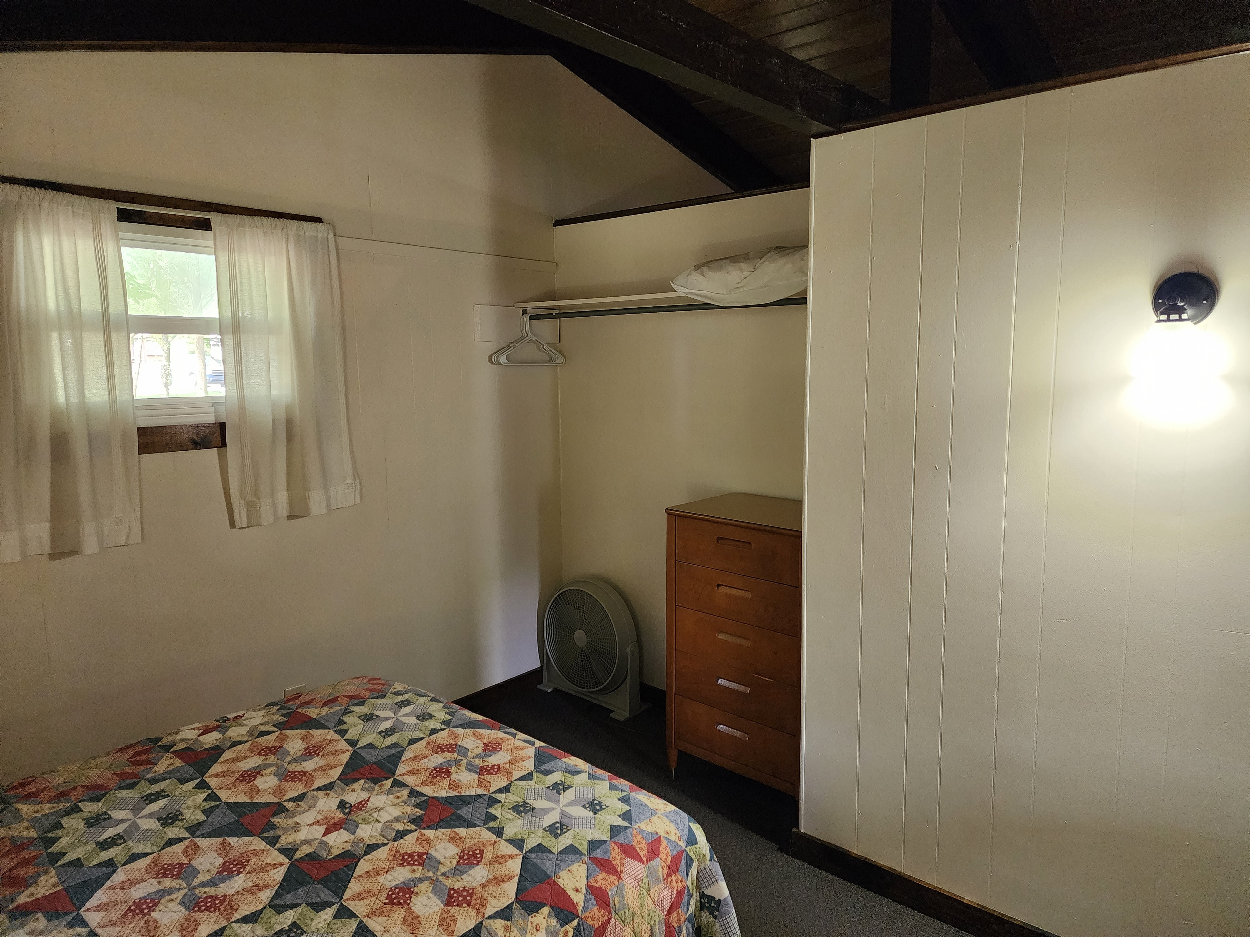 C01 Deluxe Cabin Bedroom 1 - 1