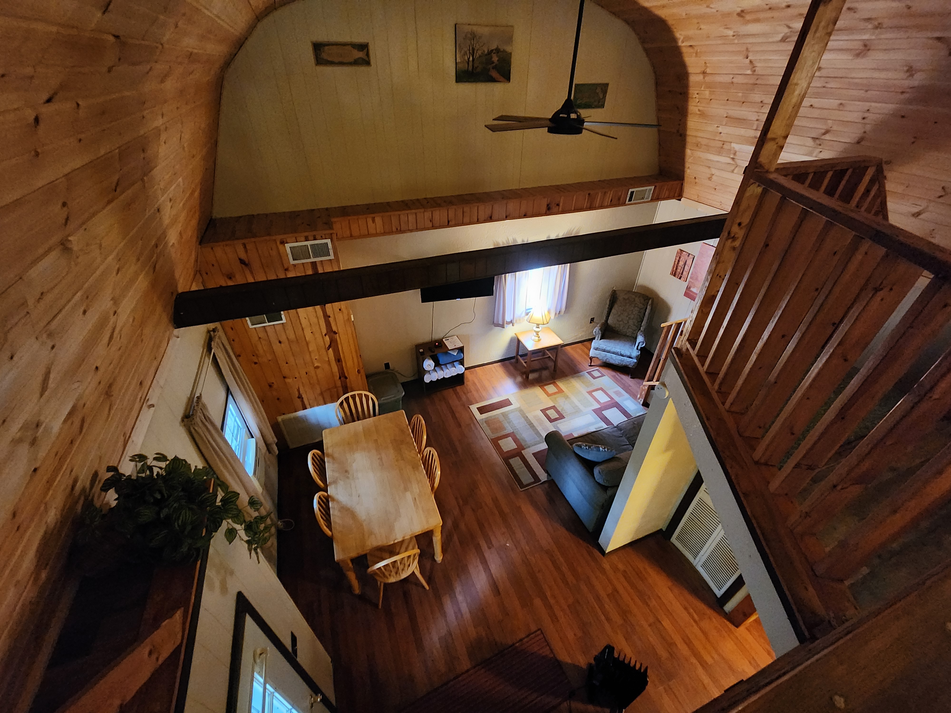C11 Barn Livingroom / Dining area 1-3