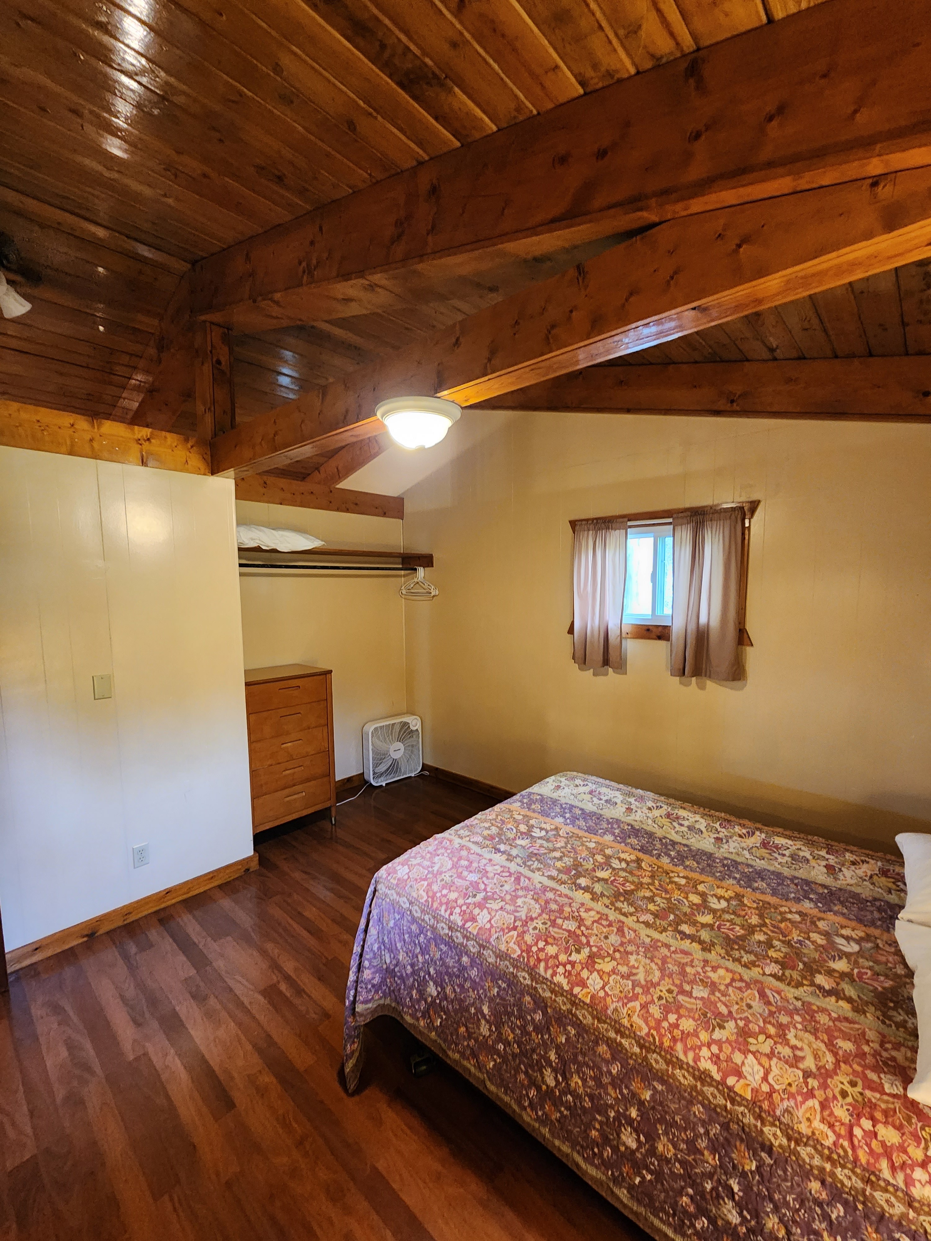 C05 Deluxe Cabin Bedroom 1