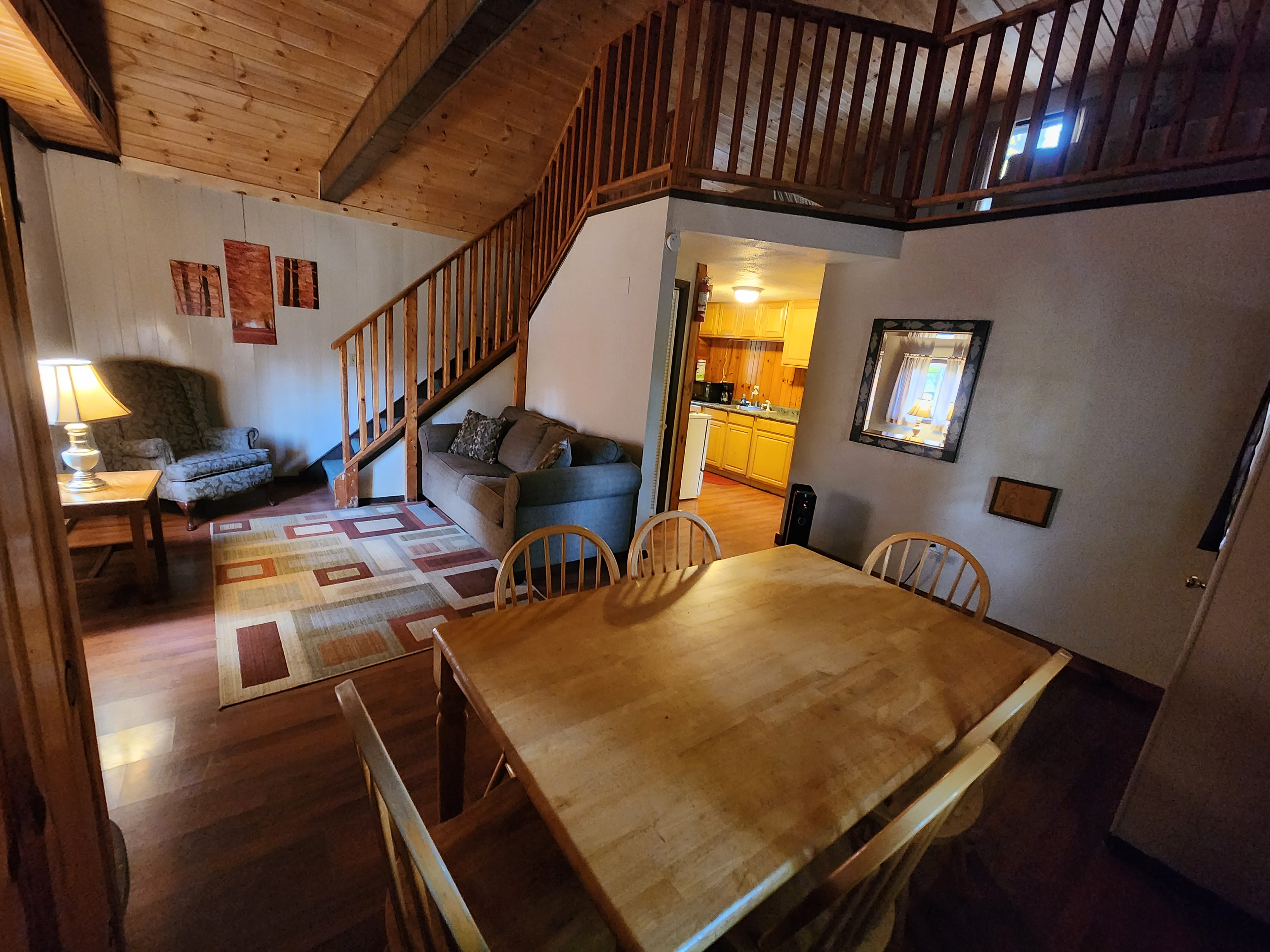 C11 Barn Livingroom / Dining area 1-4