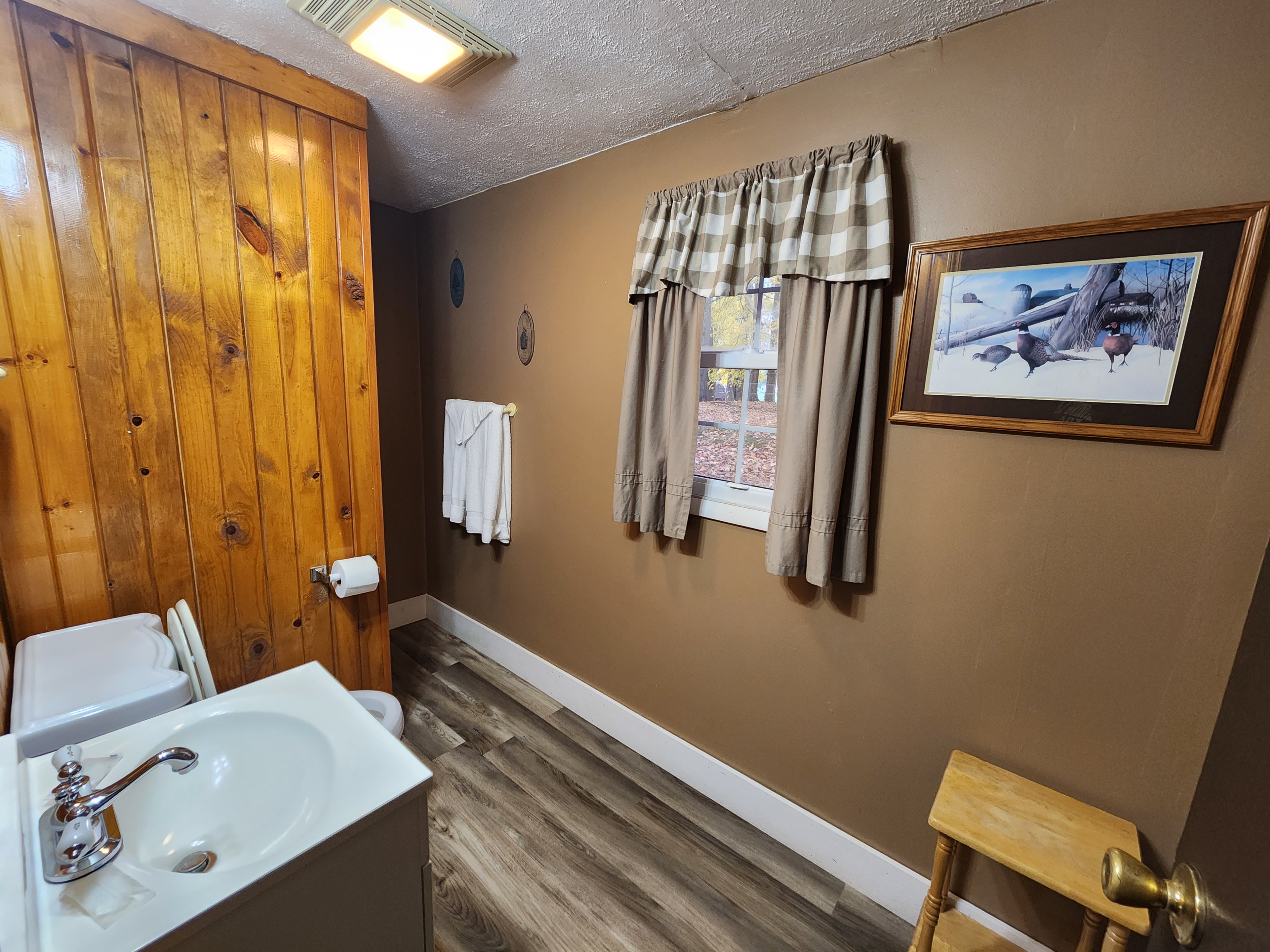 C11 Barn Bathroom