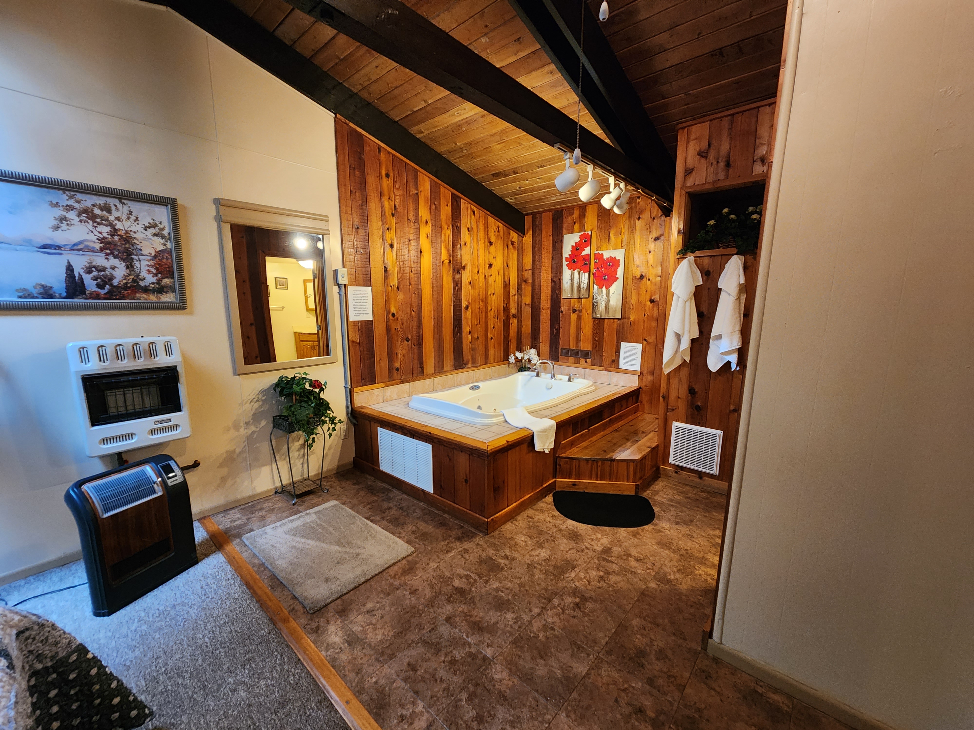 C06 Bedroom Jacuzzi