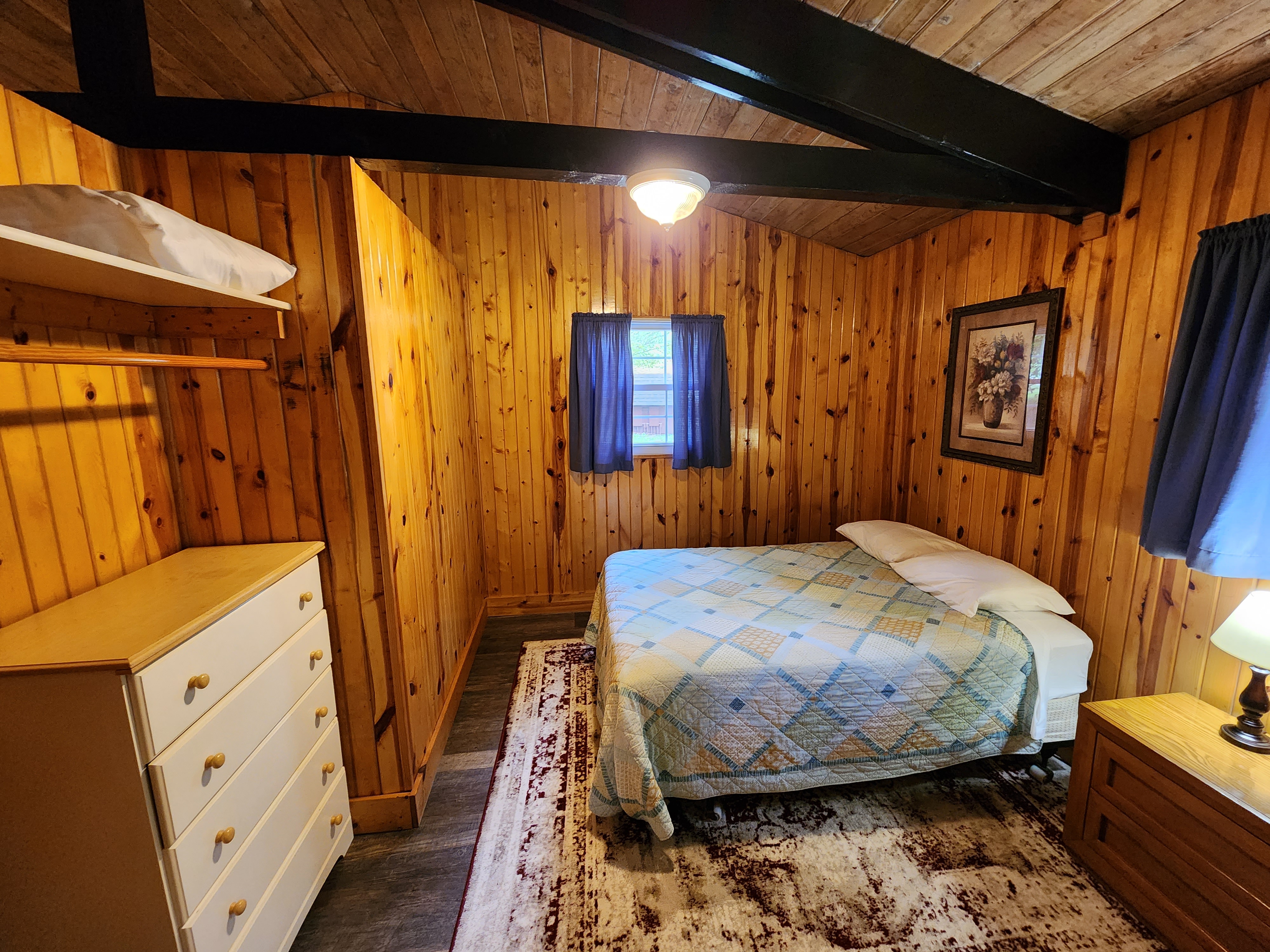 C07 Deluxe Cabin Bedroom 1