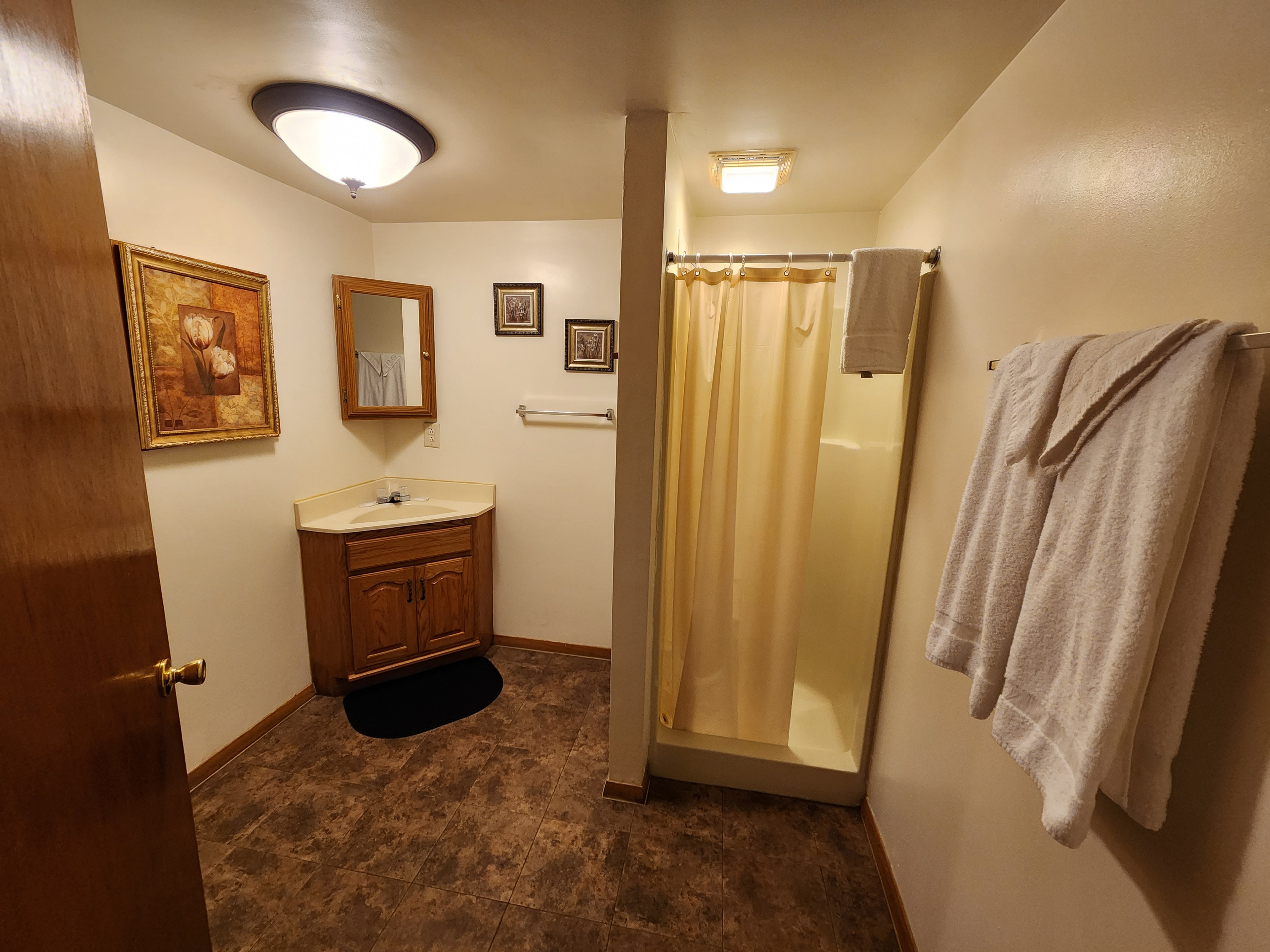 C06 Bathroom
