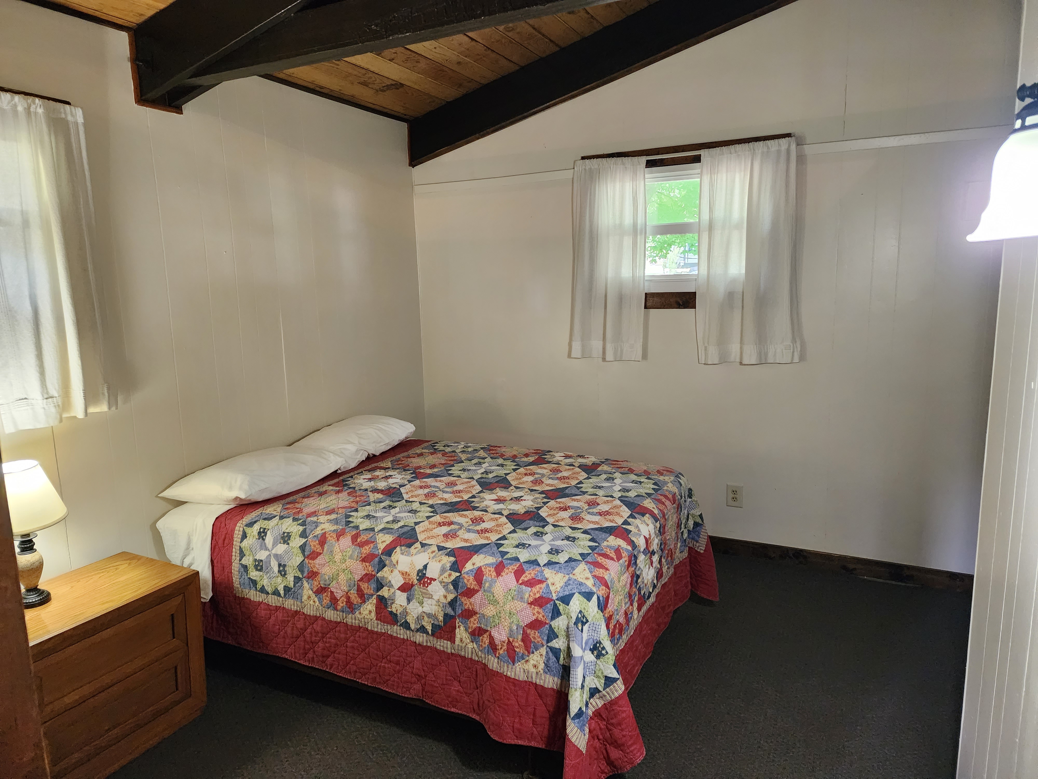 C01 Deluxe Cabin Bedroom 2 -2