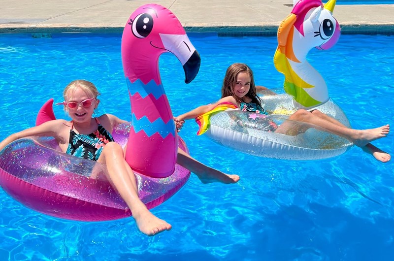 END OF SUMMER BEACH PARTY WEEKEND Photo