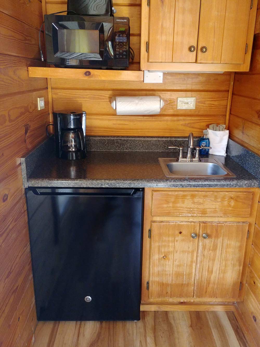 Deluxe cabin, partial kitchen
