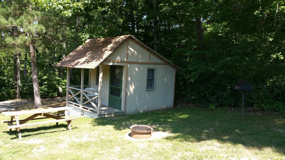 Cabin - Pet Friendly (
This is a great cabin for two. We call it the honeymoon cabin for a reason. Located in a nice shade area