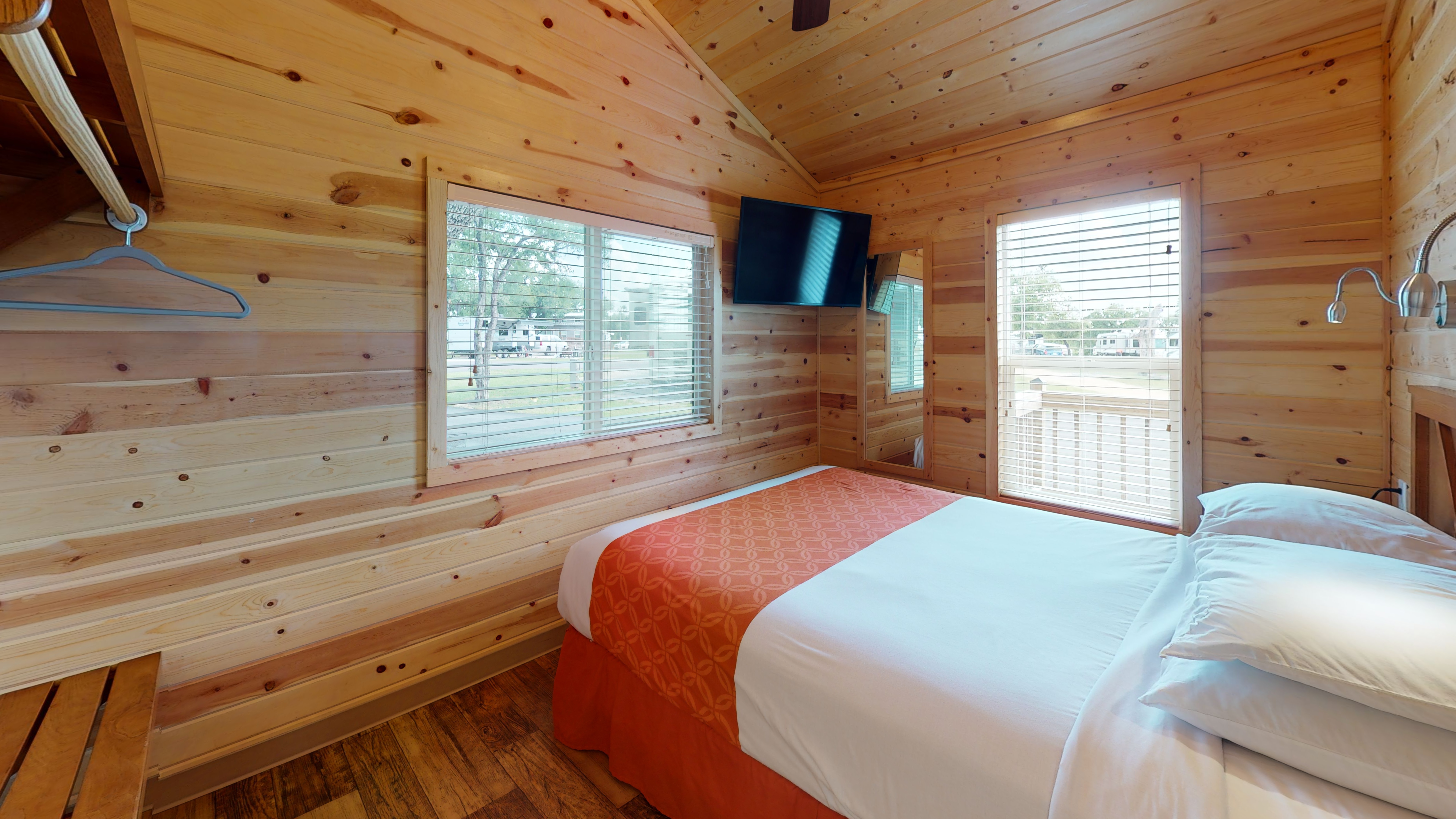 Deluxe Cabin Bedroom - Queen