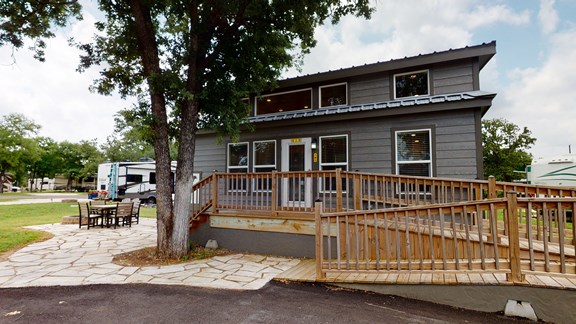 Deluxe Accessible Cabin