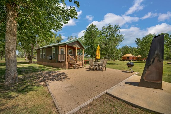 Deluxe cabin that sleeps six