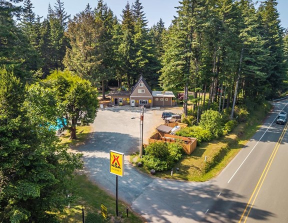 Looking for an easy-to-find, peaceful campground on the Oregon Coast? The scenic KOA entrance at Bandon / Port Orford KOA Journey welcomes you right off the highway into a beautiful forest setting. It's the perfect, hassle-free start to your relaxing Pacific Northwest camping getaway.