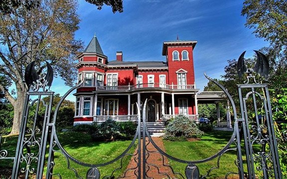 Stephen King Tours Of Maine, LLC