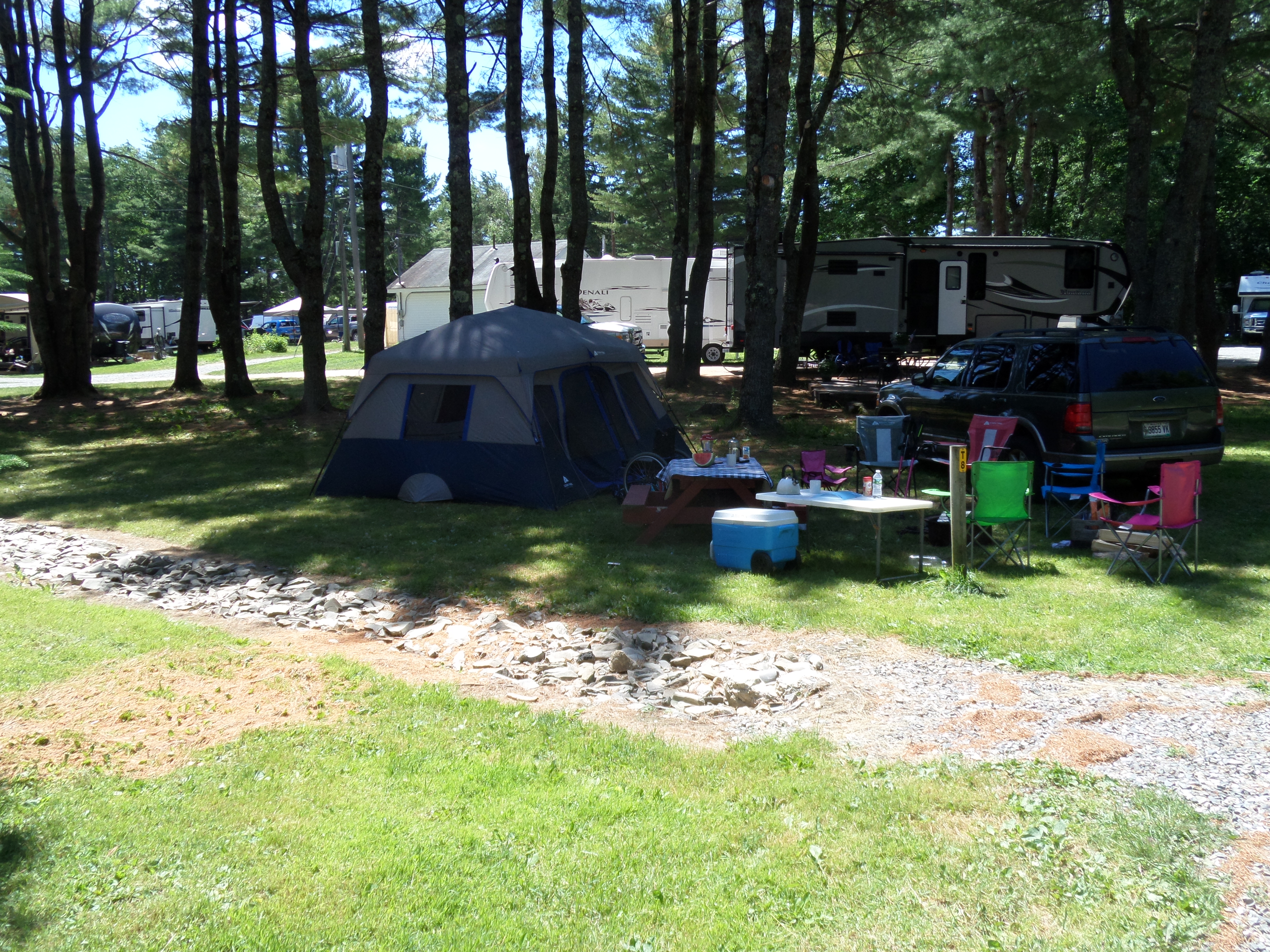 Deluxe tent site