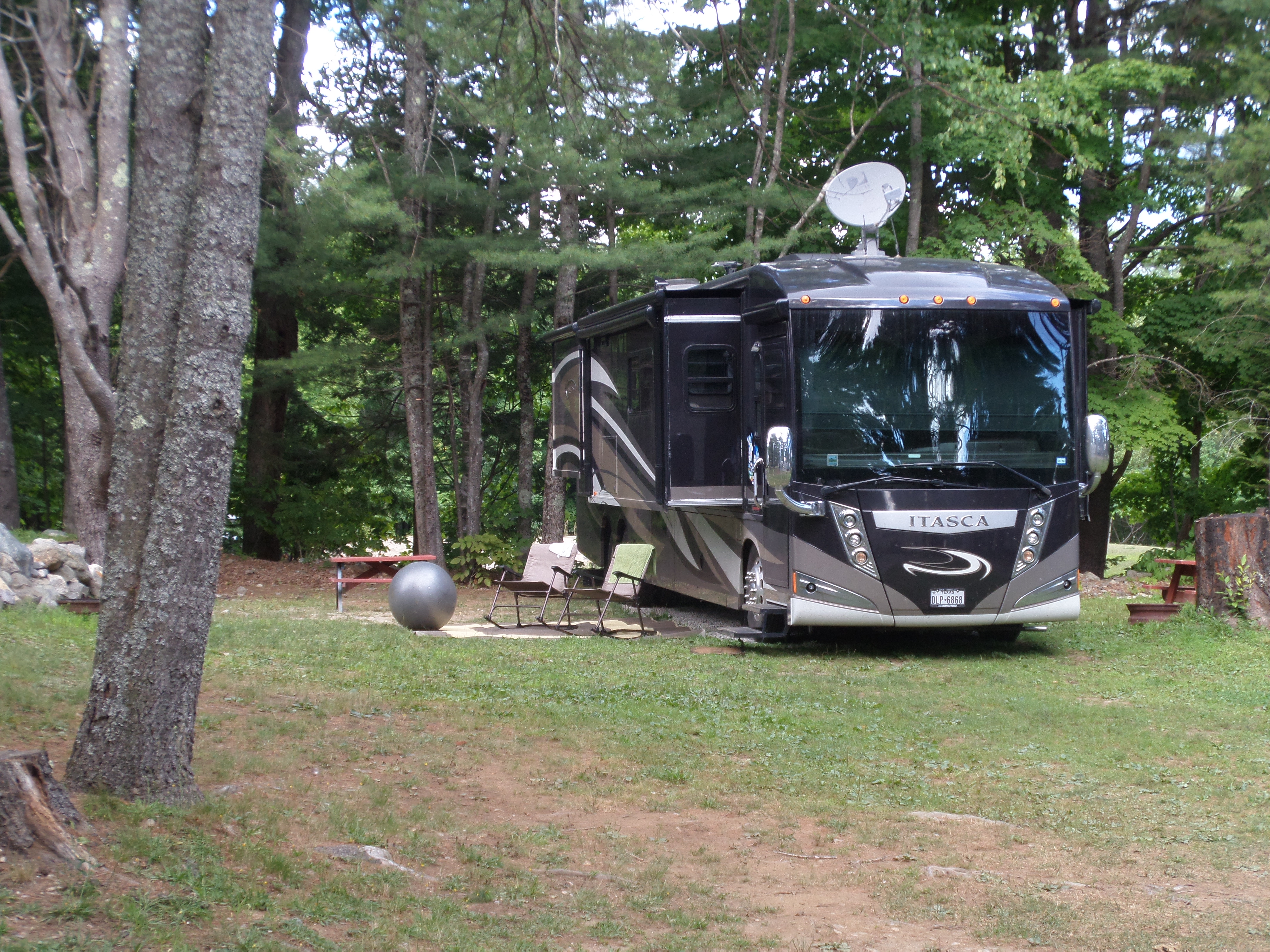 Big sites with privacy, can take a tent or a motor home
