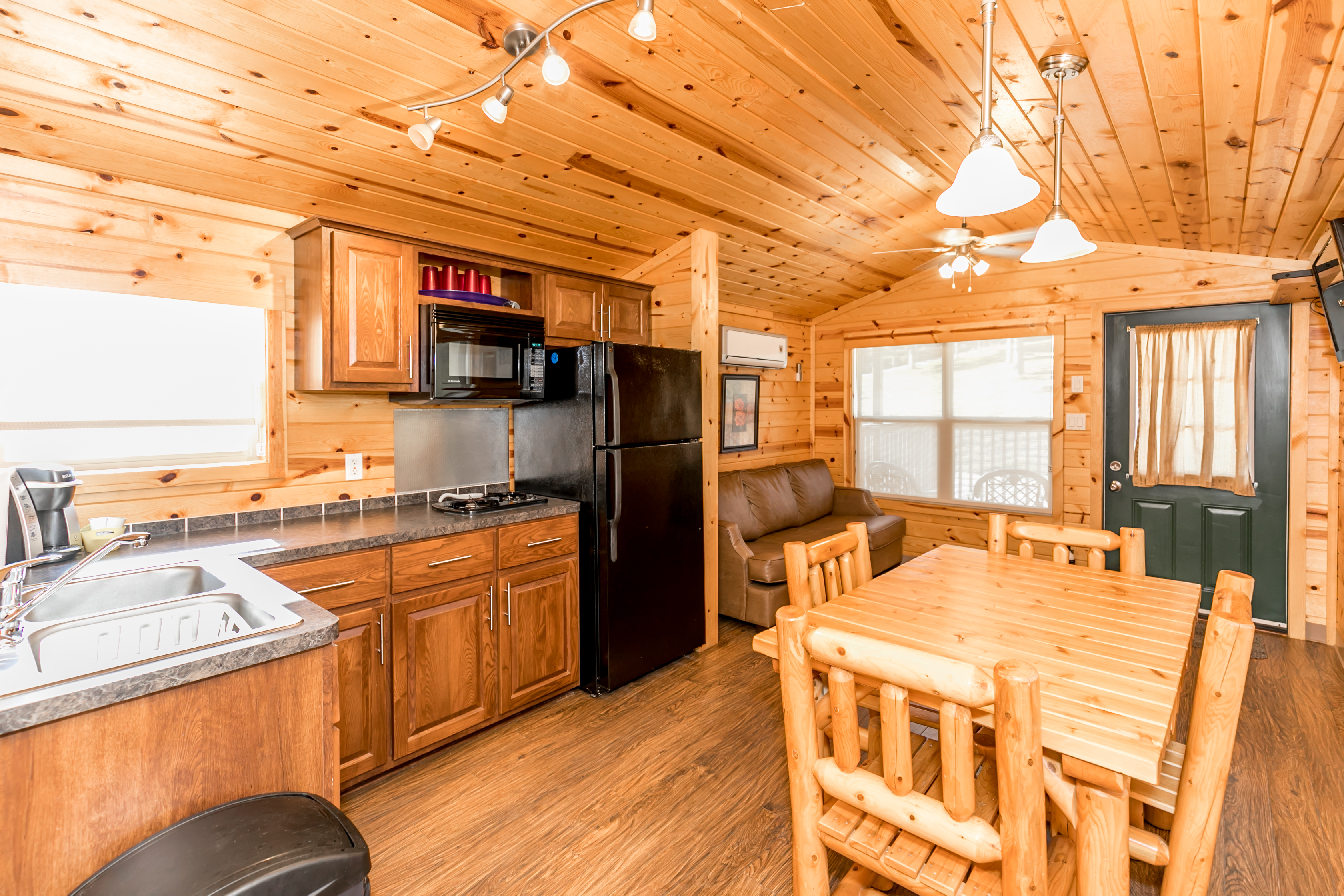 Deluxe Cabin, Lodge, Full Kitchen.