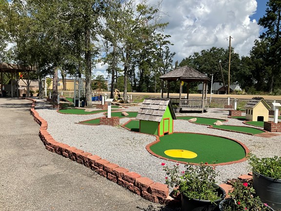 18 hole Miniature Golf