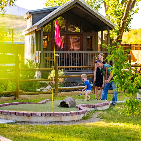 9-hole Mini Golf