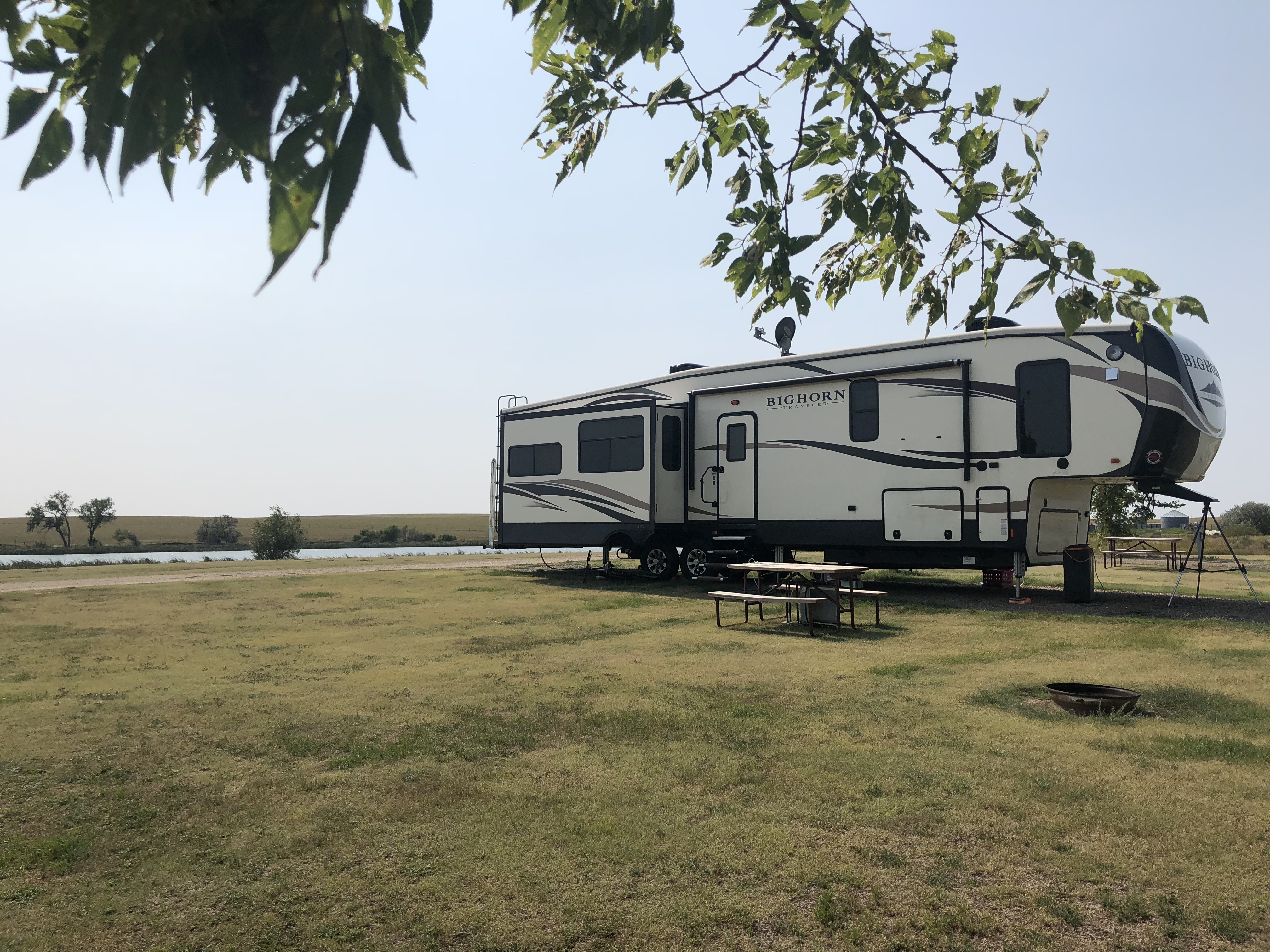 Spacious Lake-view RV Site - PULL THRU FULL HOOK UP SITE WITH GRAVEL SITE