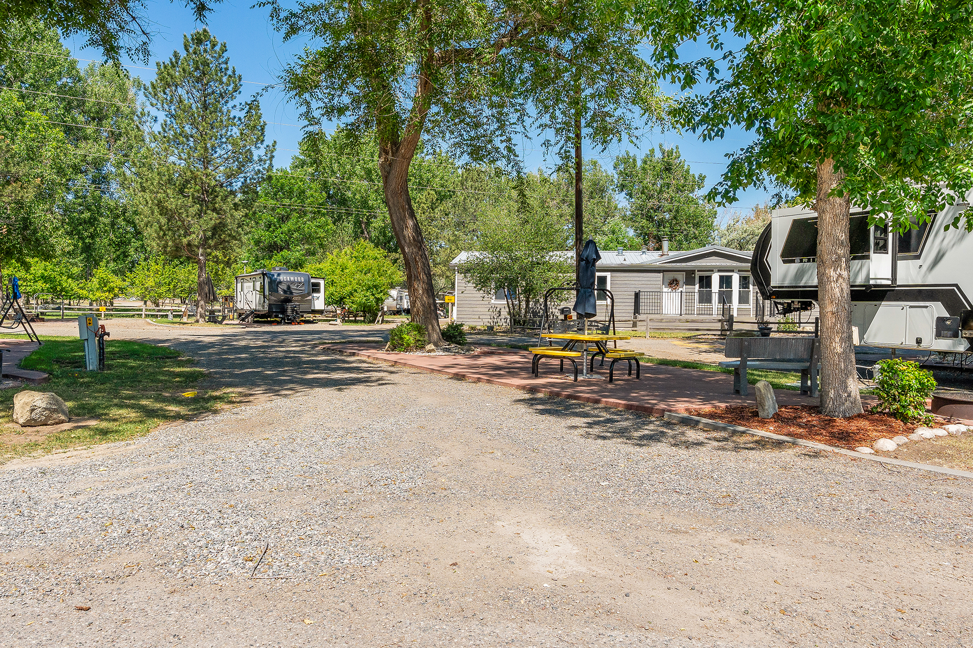 RV 6, Pull-Thru 50/30 AMPS FHU KOA Patio®