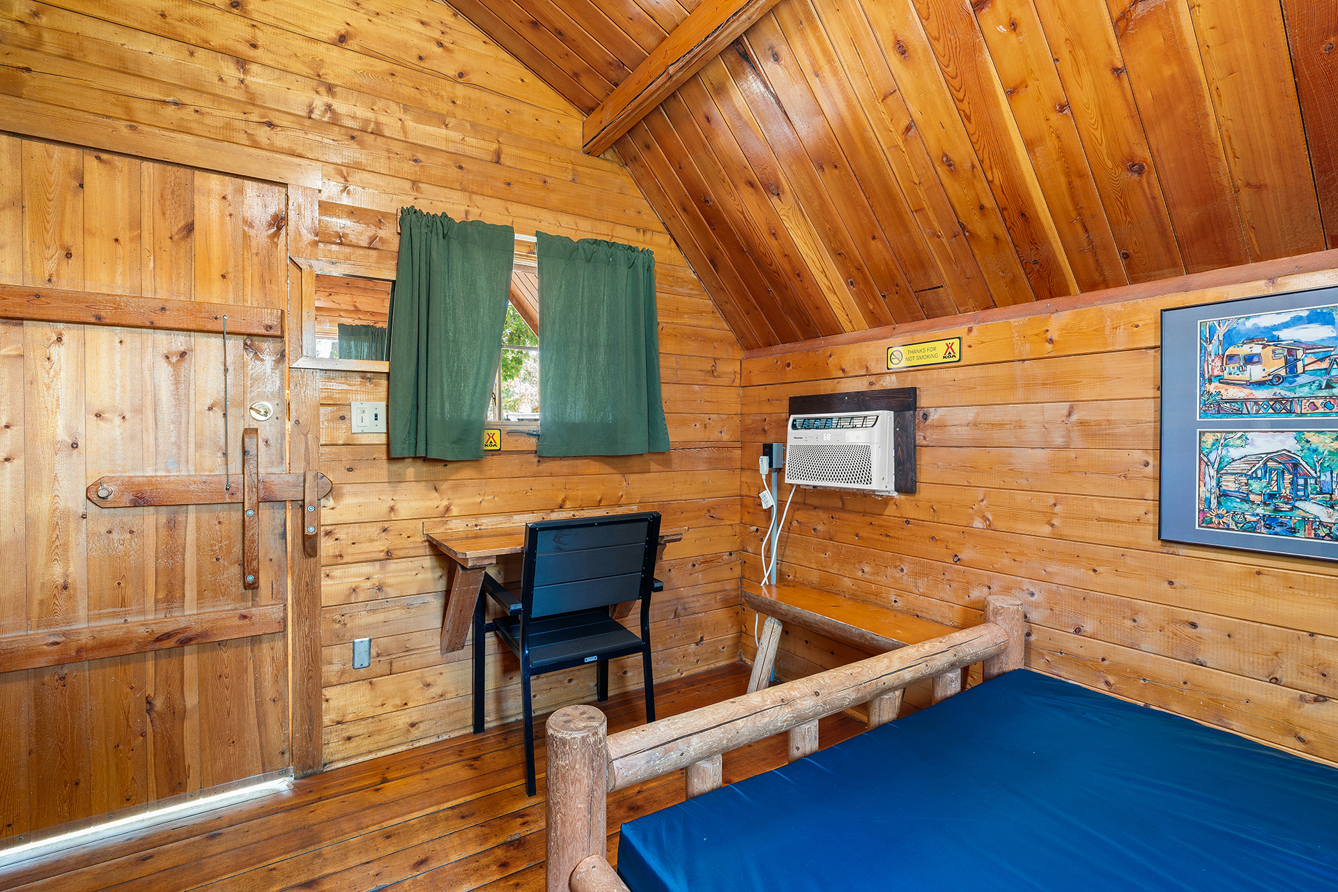 CC03 - Camping Cabin, 1 Room - Sleeps 4