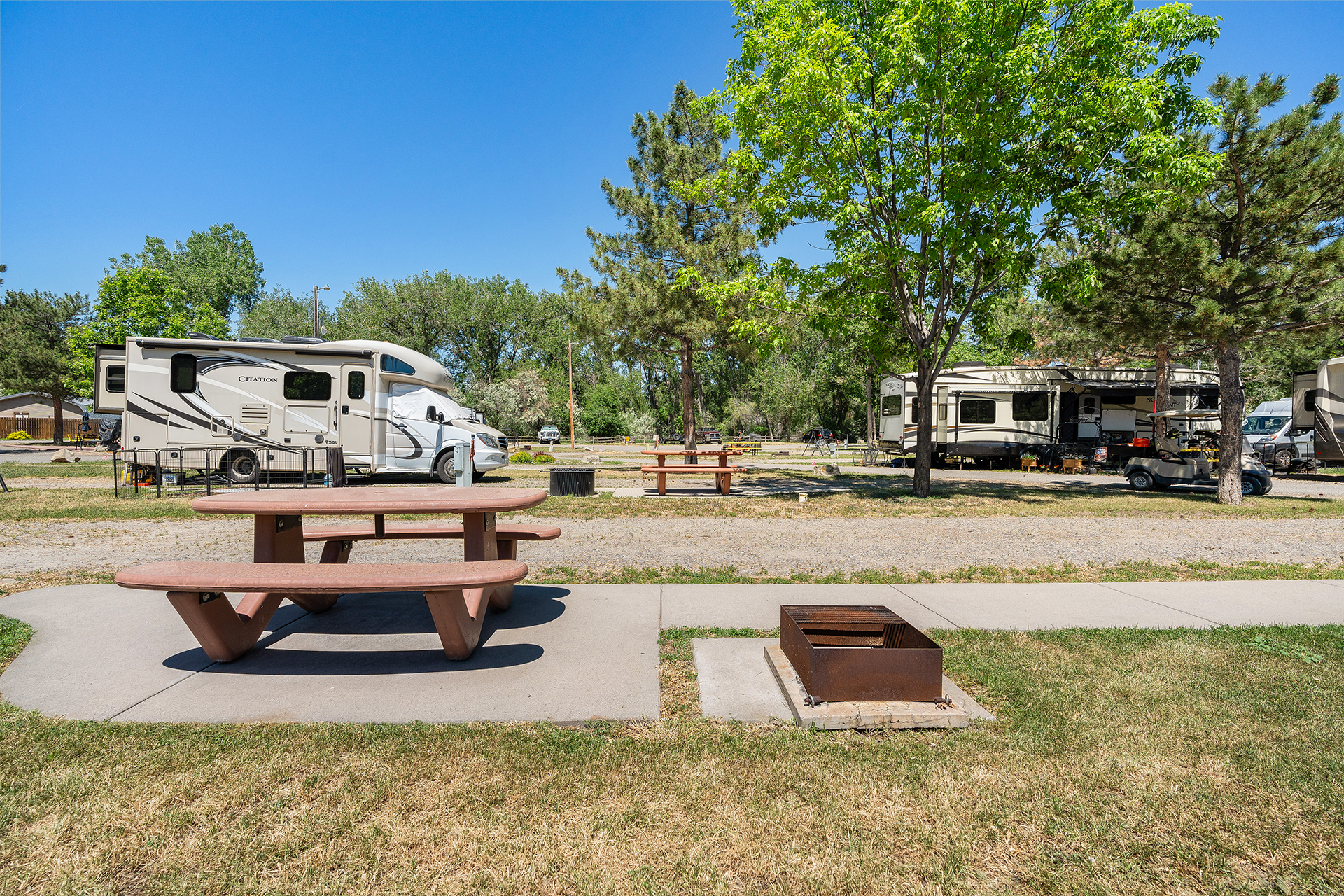 RV 43, Pull-Thru 50/30 AMPS FHU Patio