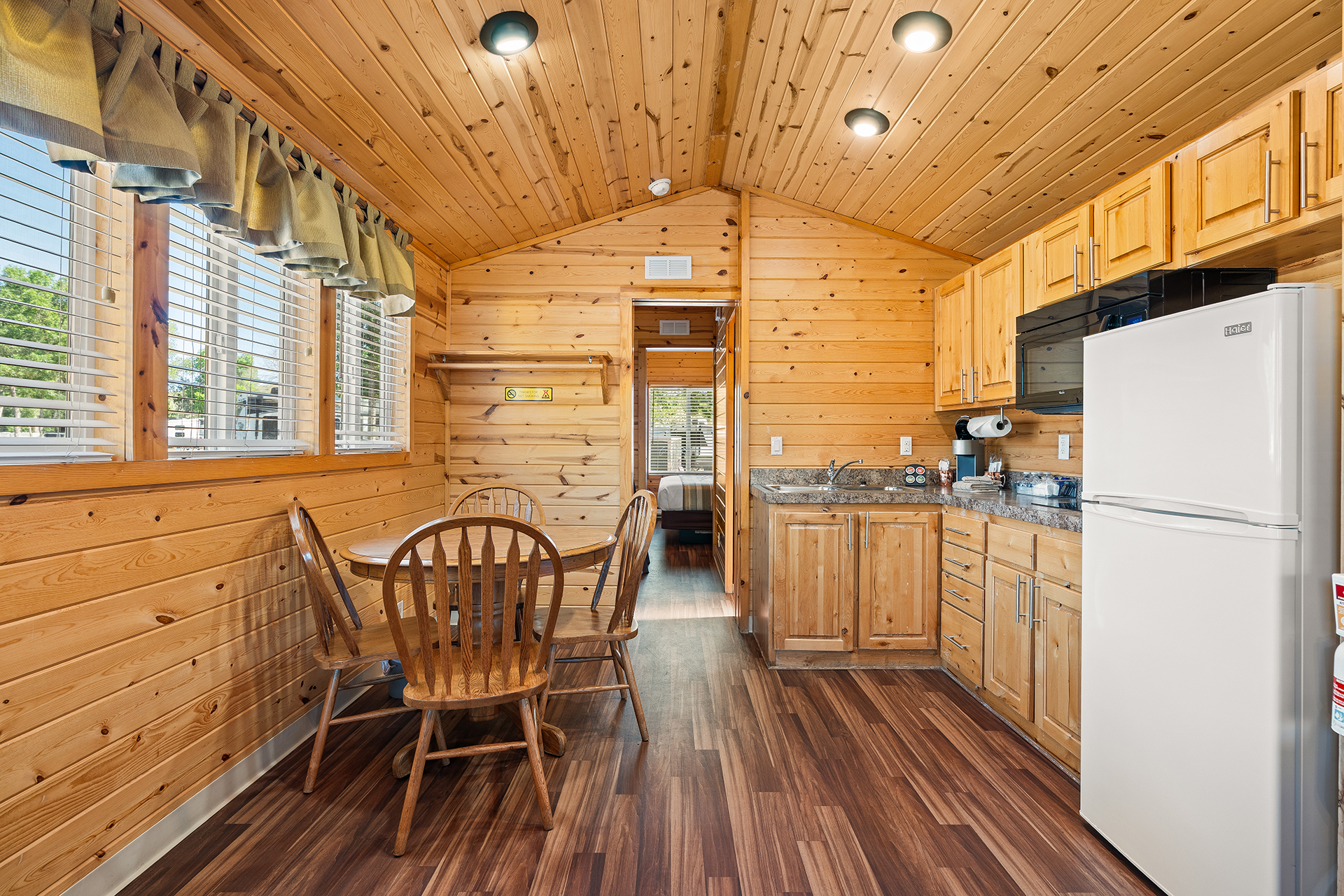 Deluxe Cabin, 2 Room (Full Bath with Tub & Shower) – Sleeps 6