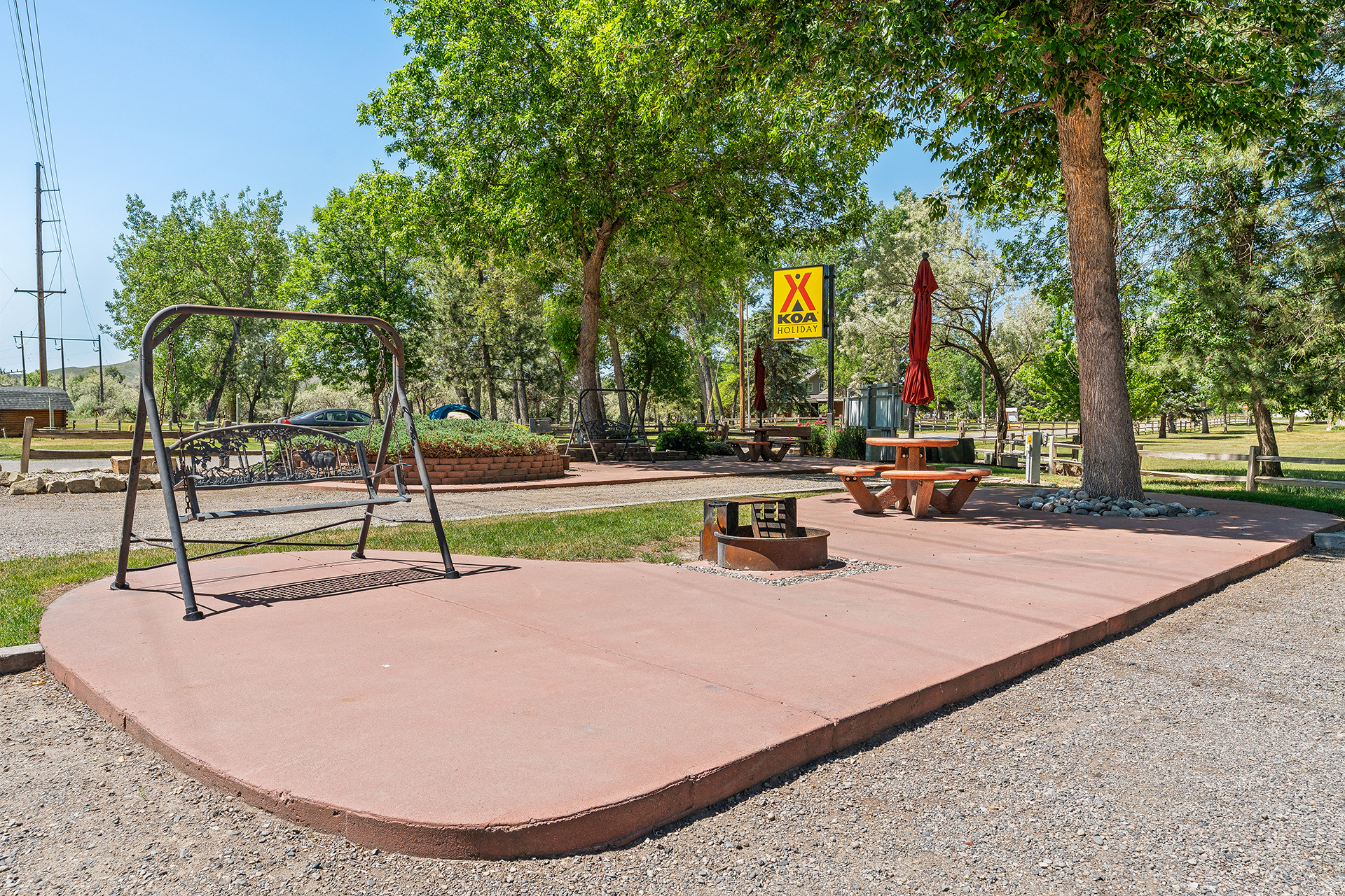 RV 15, Back-In 50/30 AMPS FHU KOA Patio®