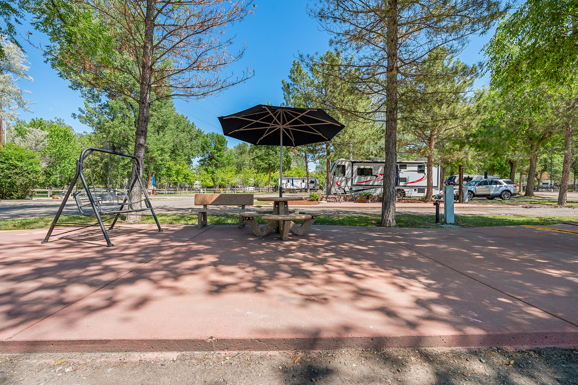 RV 2, Pull-Thru 50/30 AMPS FHU KOA Patio®