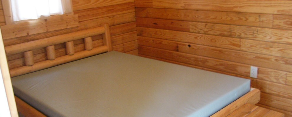 2 Adults can sleep very comfortable