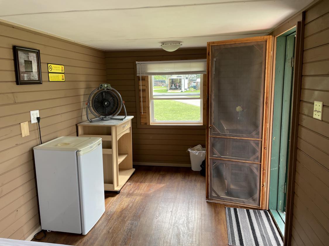 Cabin 1 - the smallest - Inside shot 2