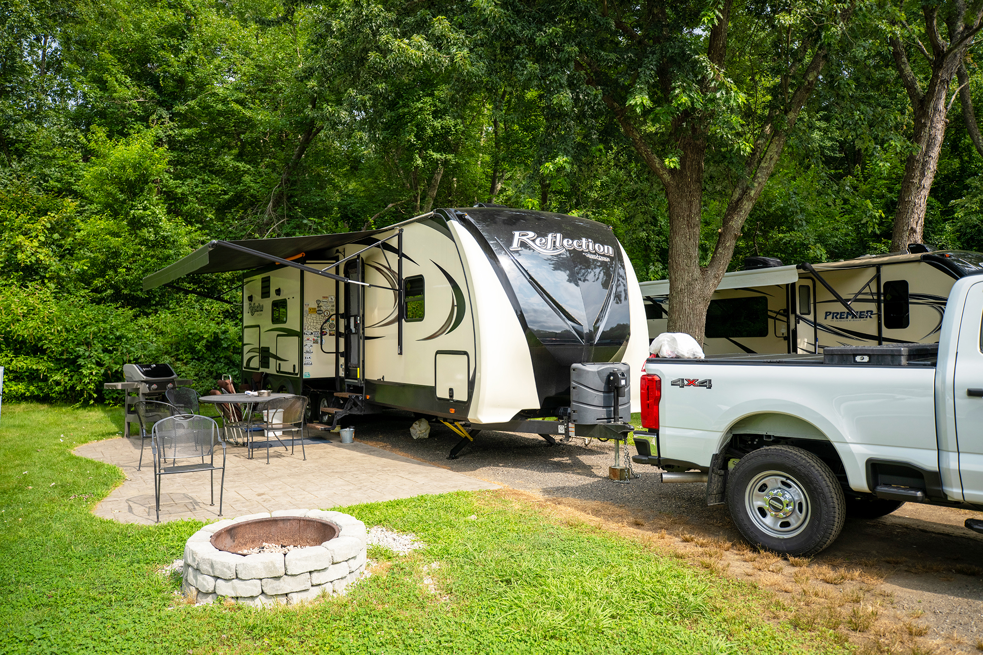RV 330 - 50/30 AMPS FHU KOA Patio