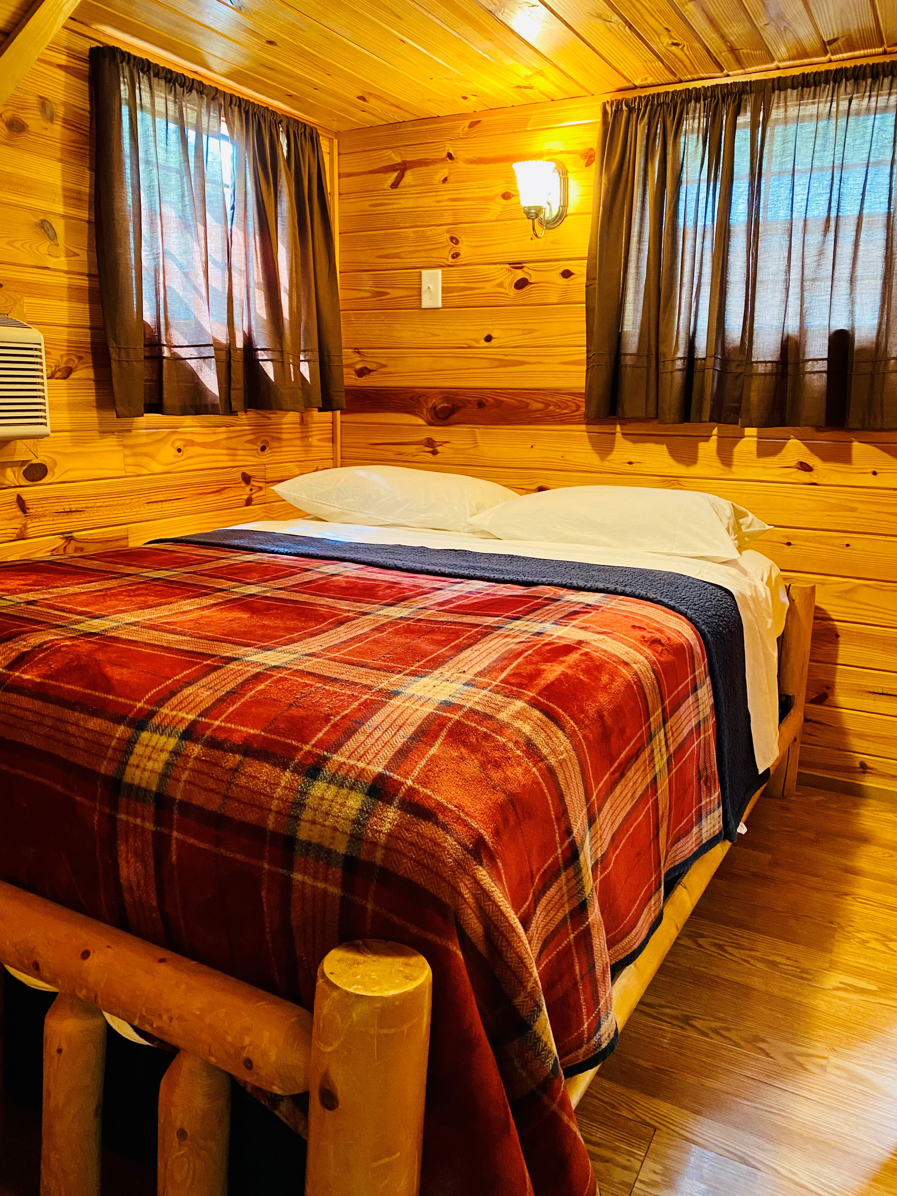 Deluxe Kabin 101 - 102 Master Bedroom