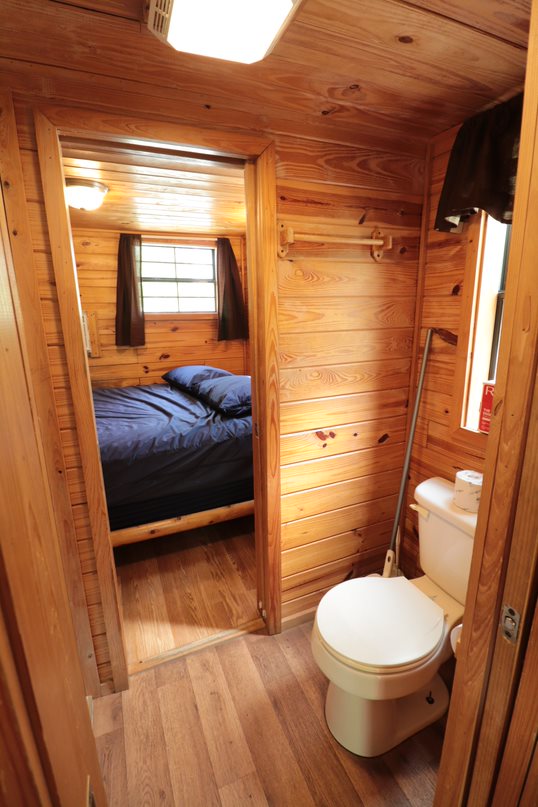 Deluxe Kabins 101-102 Bathroom to Bedroom