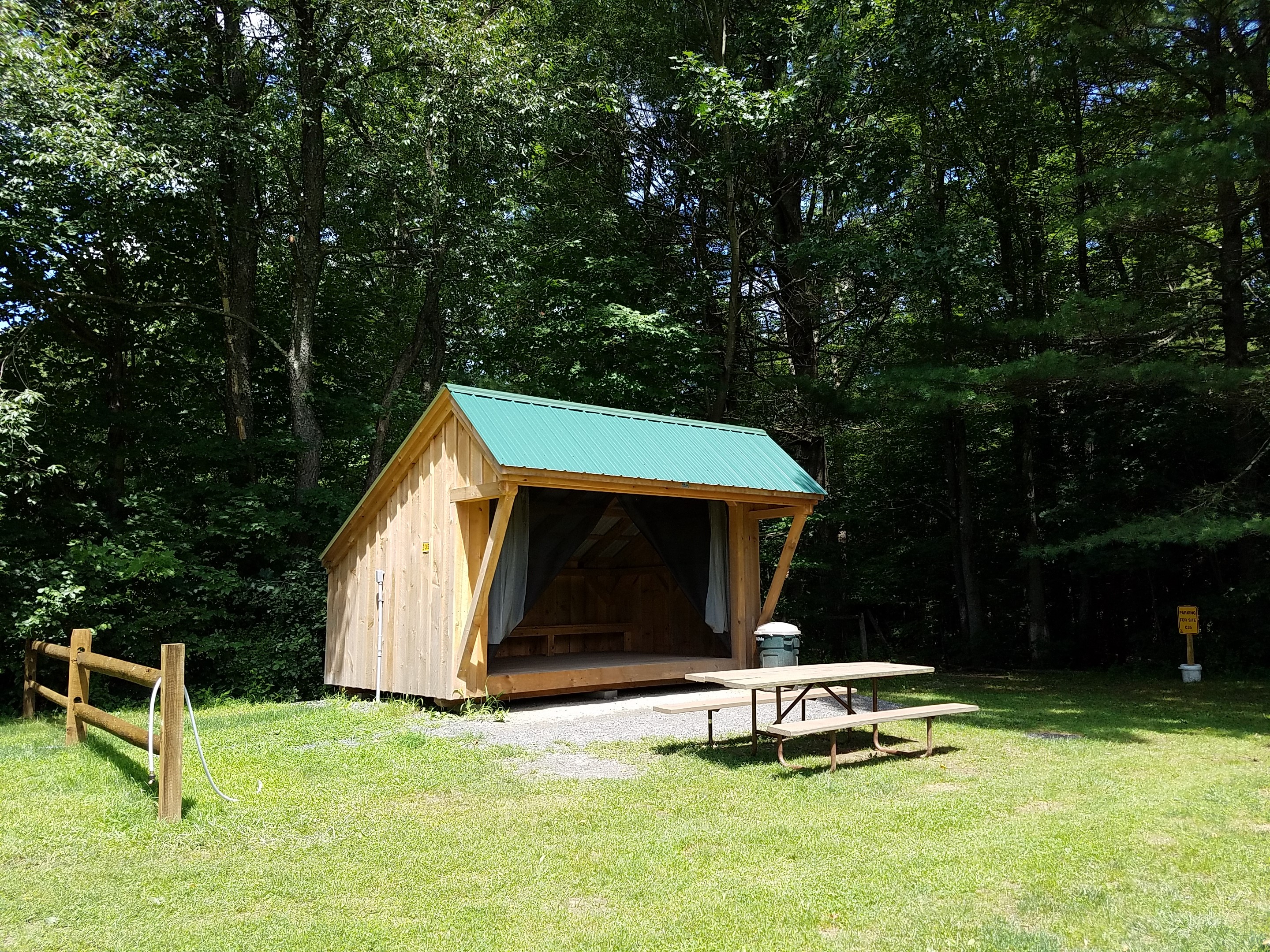 Deluxe Alcove Site
