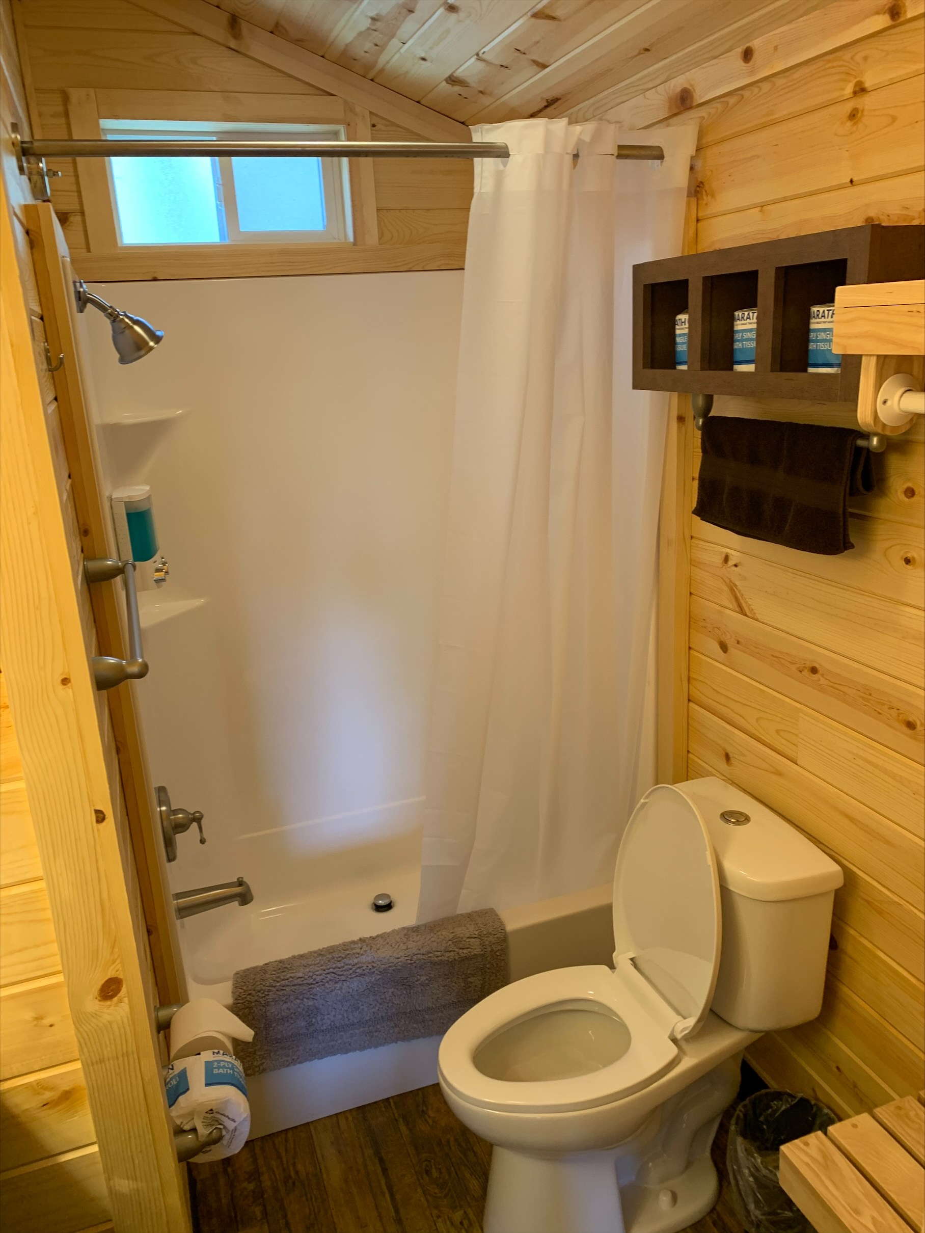 Deluxe Cabin (KL2)- Bathroom