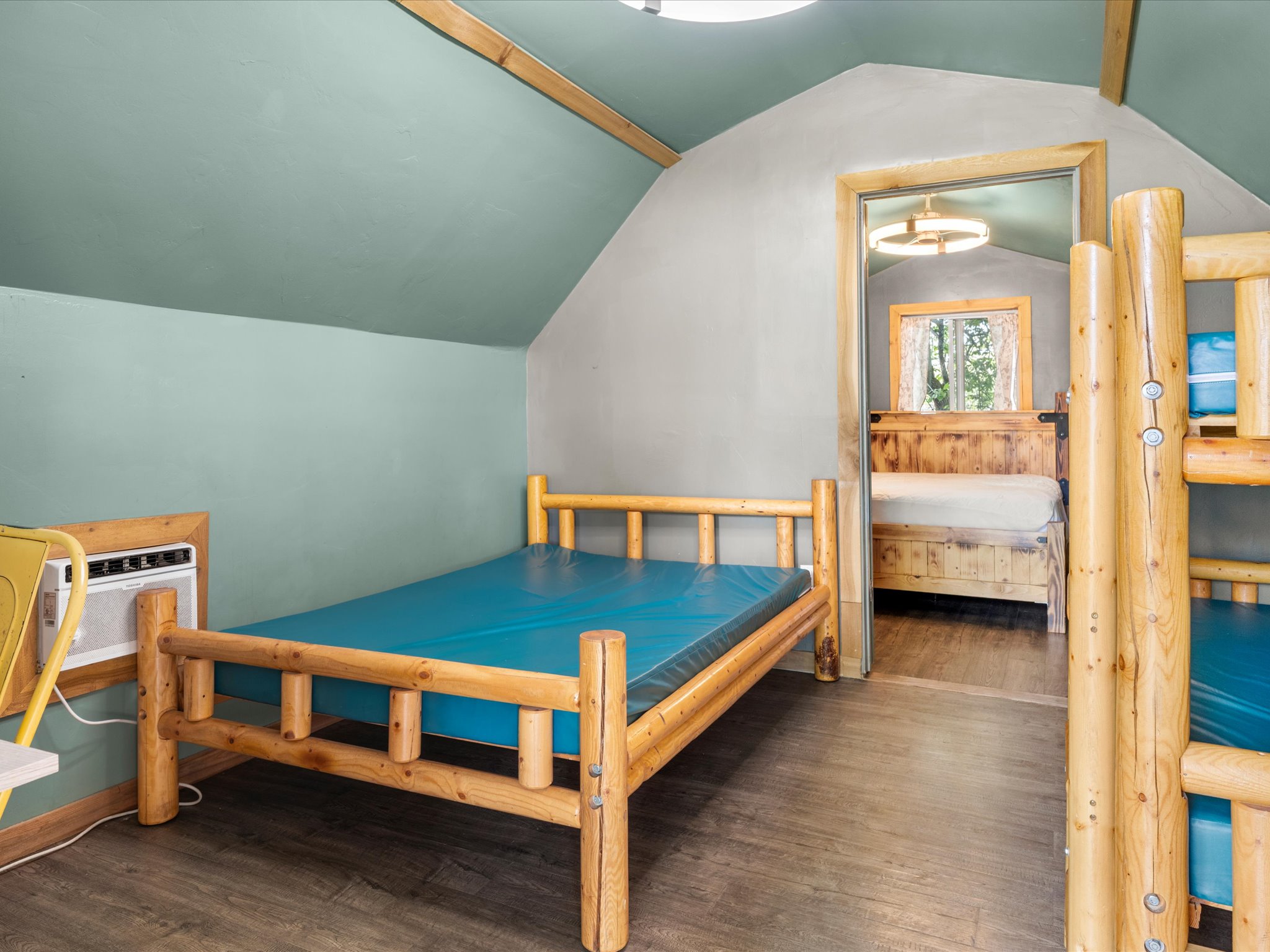 Cabin 4- Inside