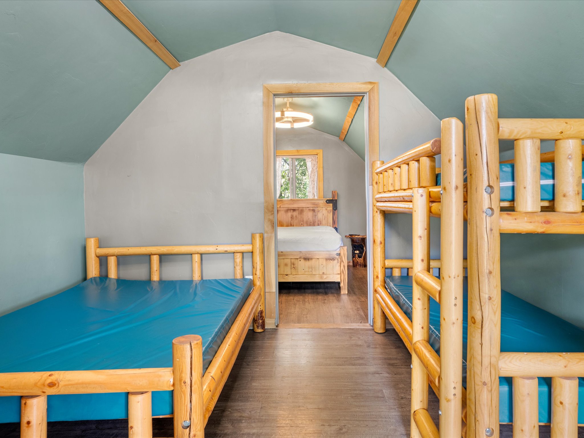 Cabin 4- Inside