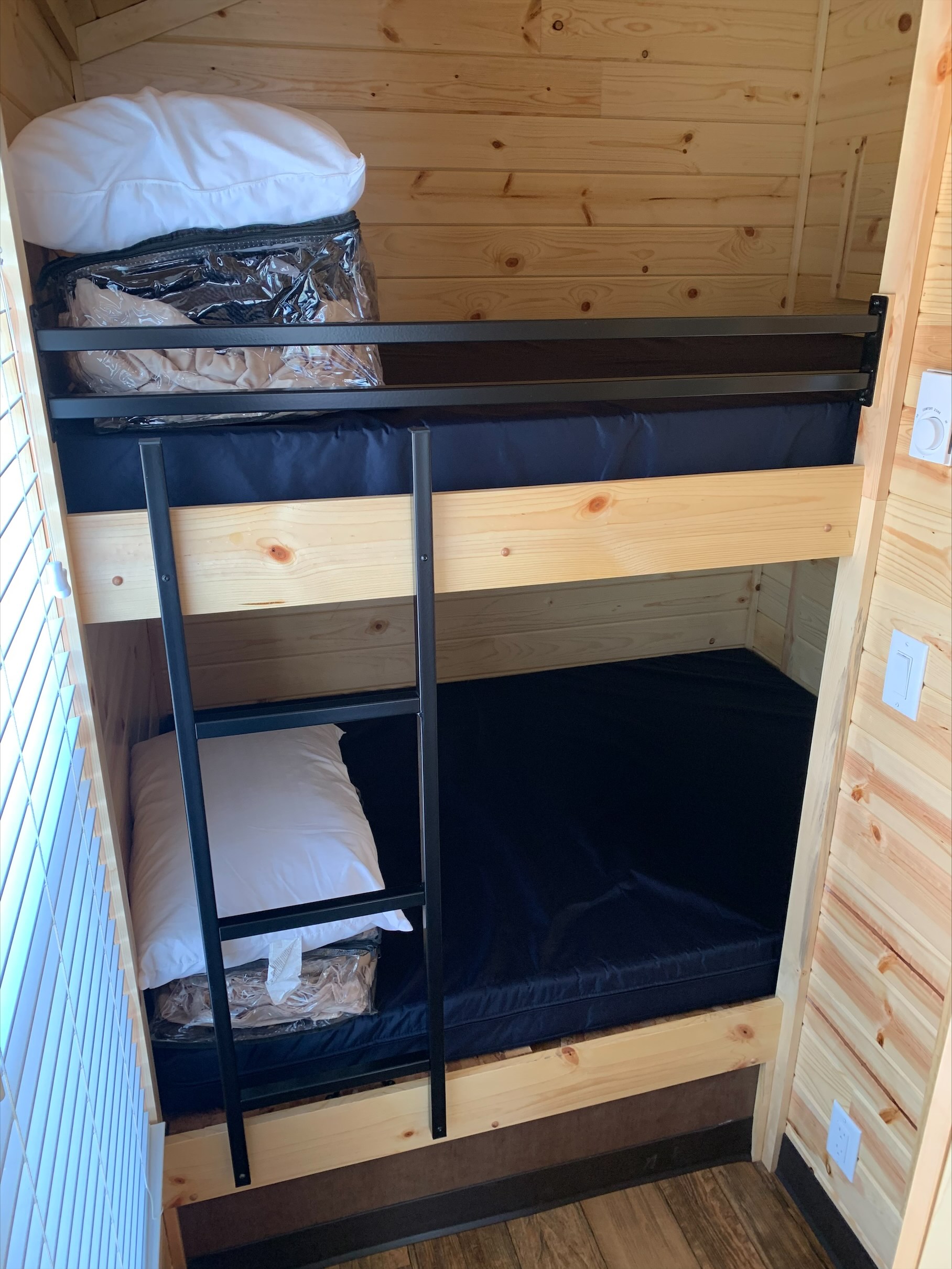 Deluxe Cabin (KL2)- Full Size Bunk Bed