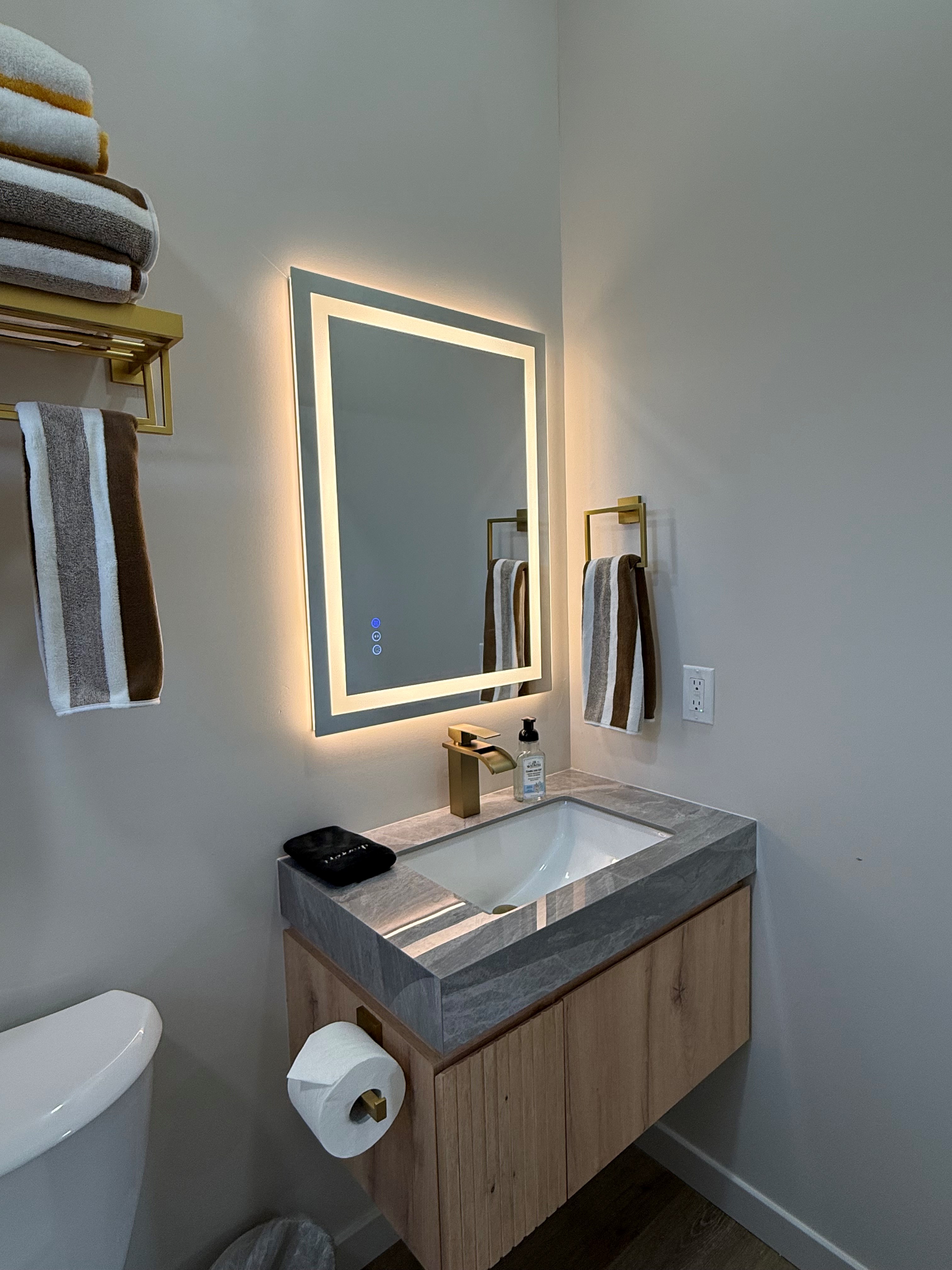 Luxury Cabin- Vanity